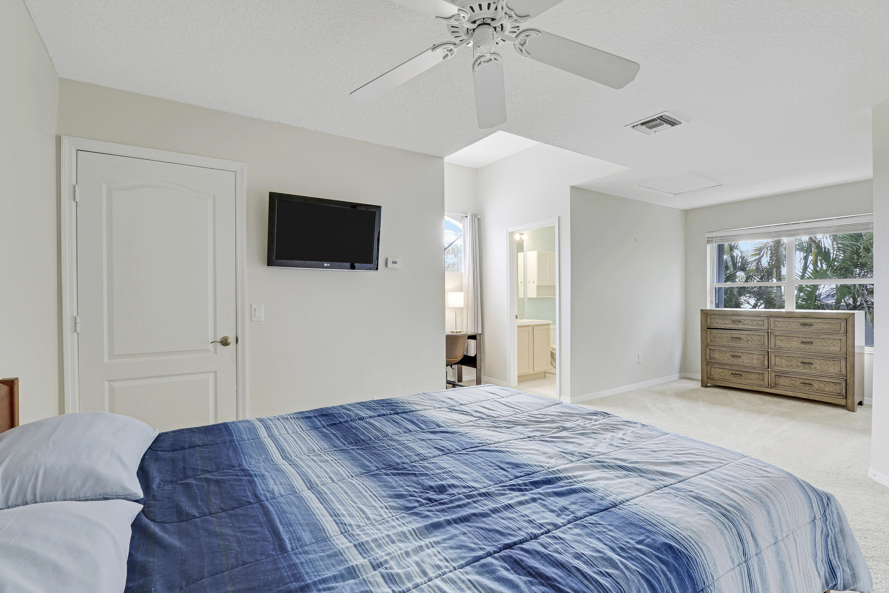 490 NW Bellworth Place