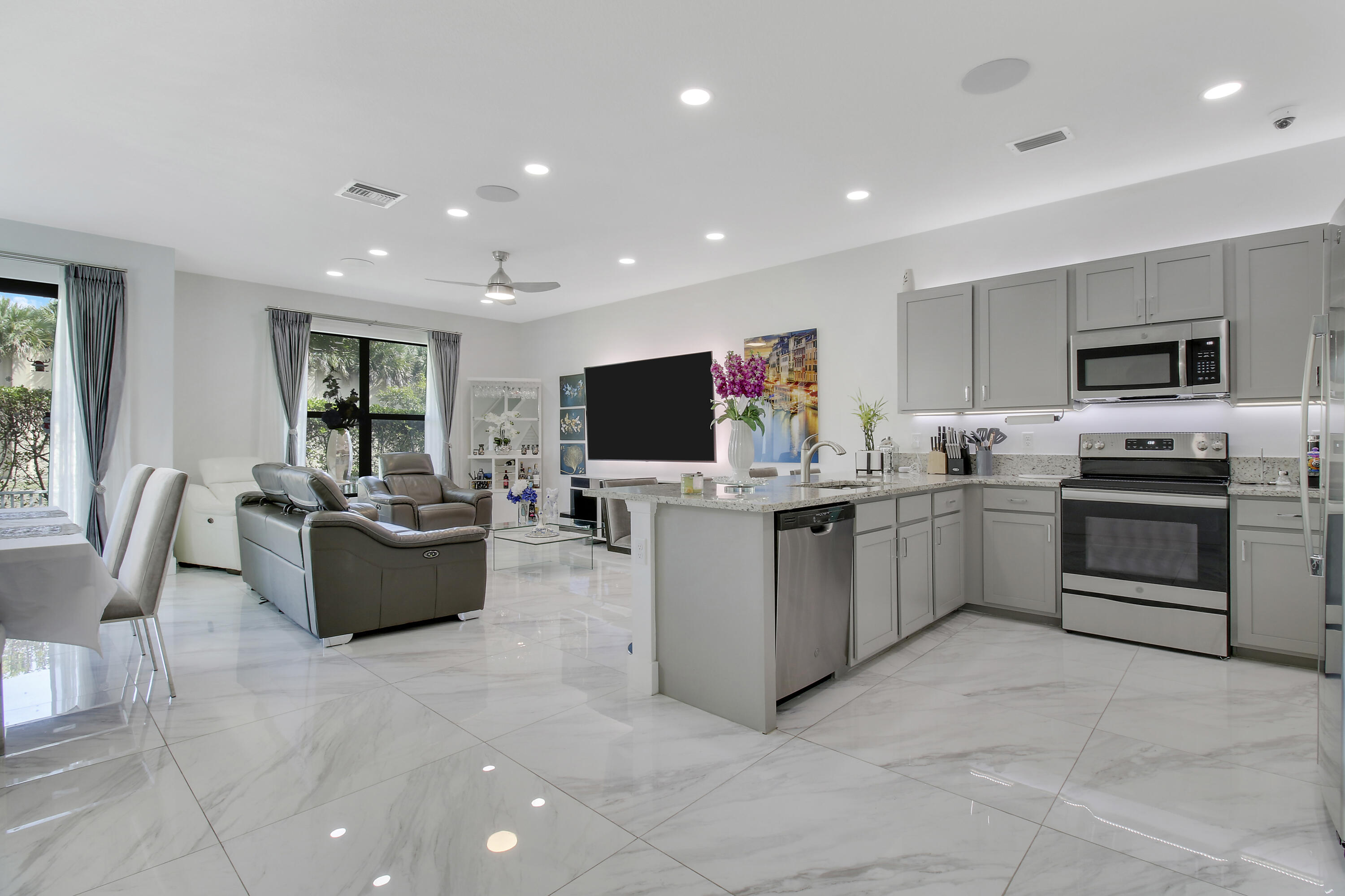 1010 Willow Place