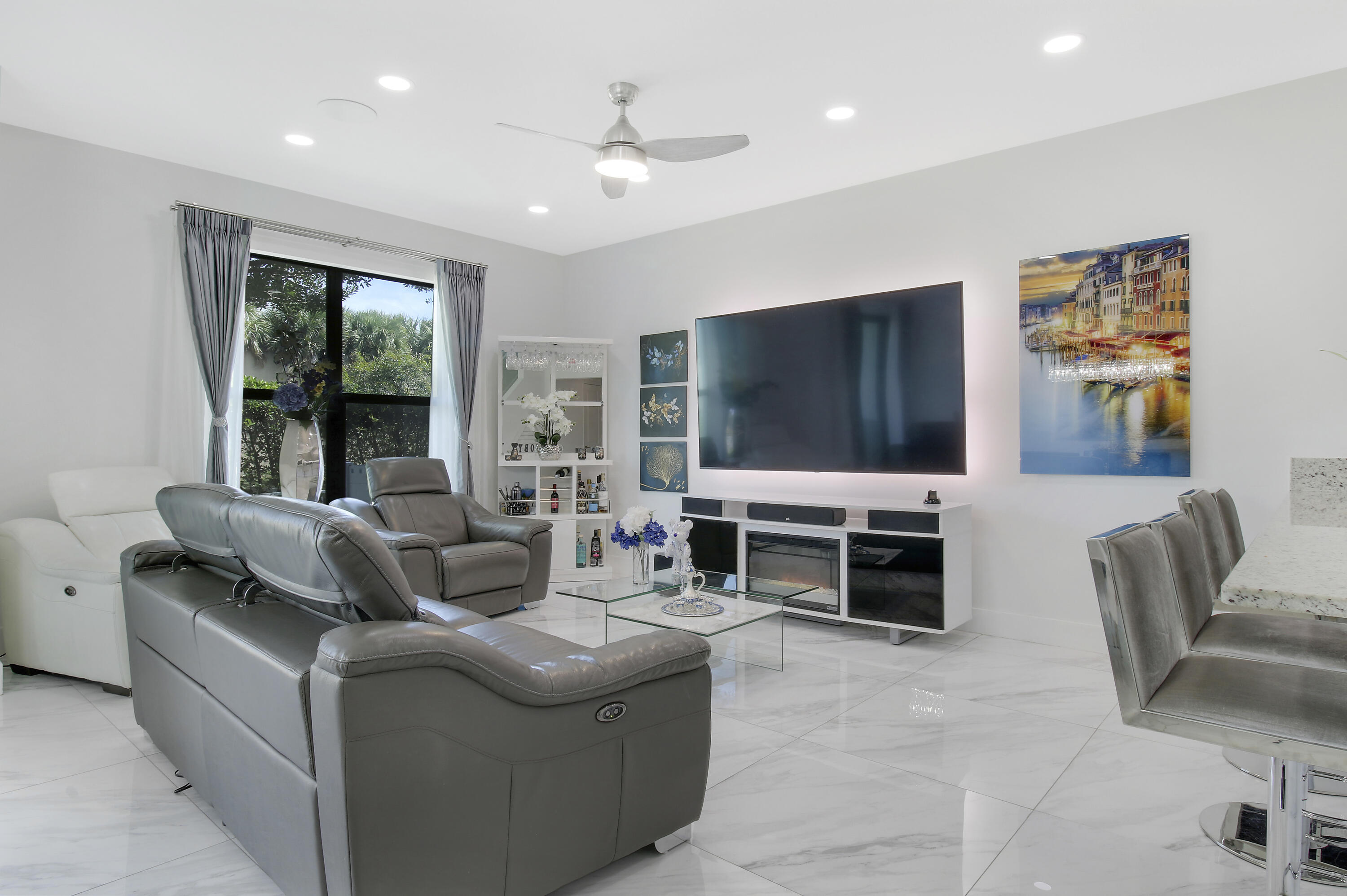 1010 Willow Place