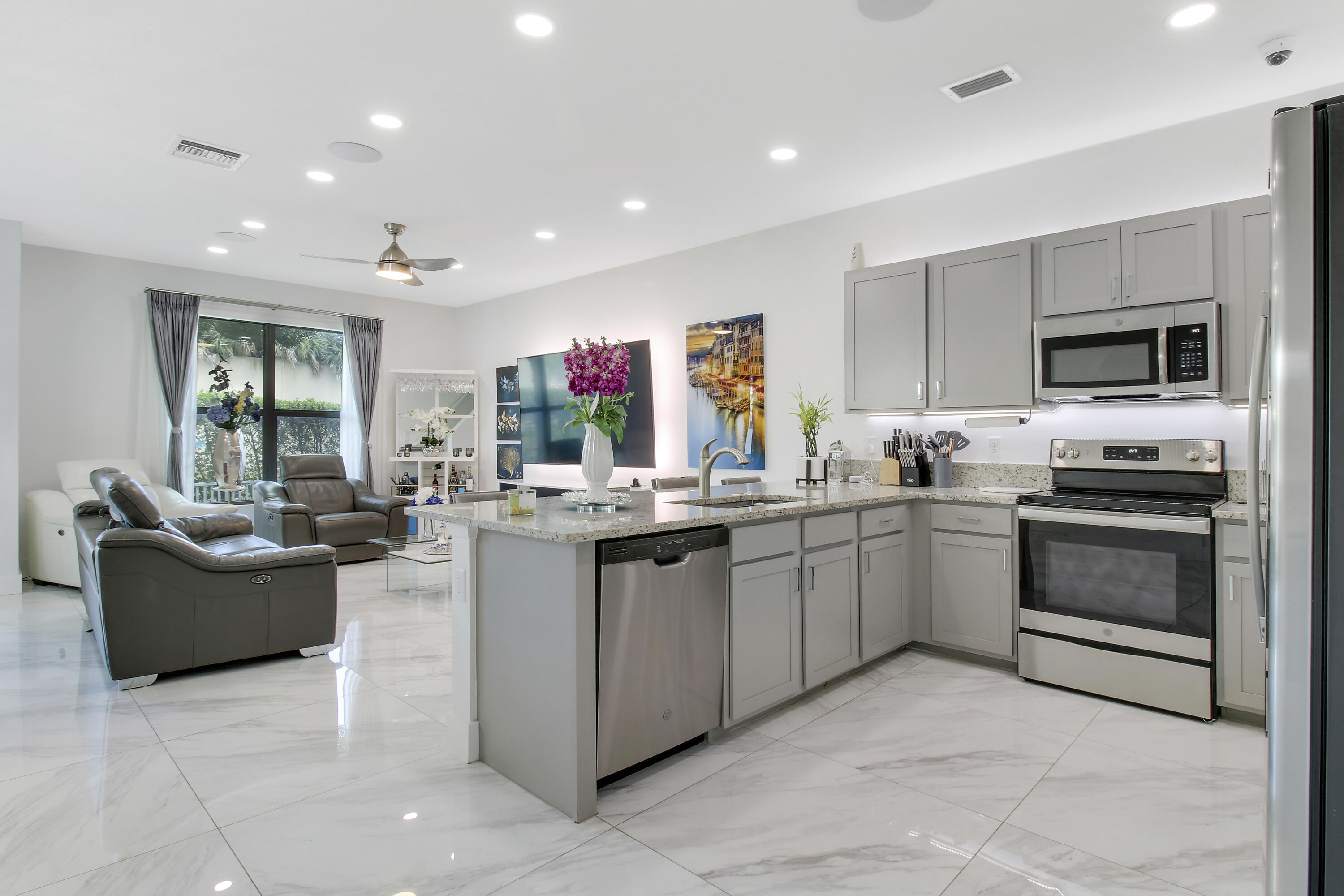 1010 Willow Place