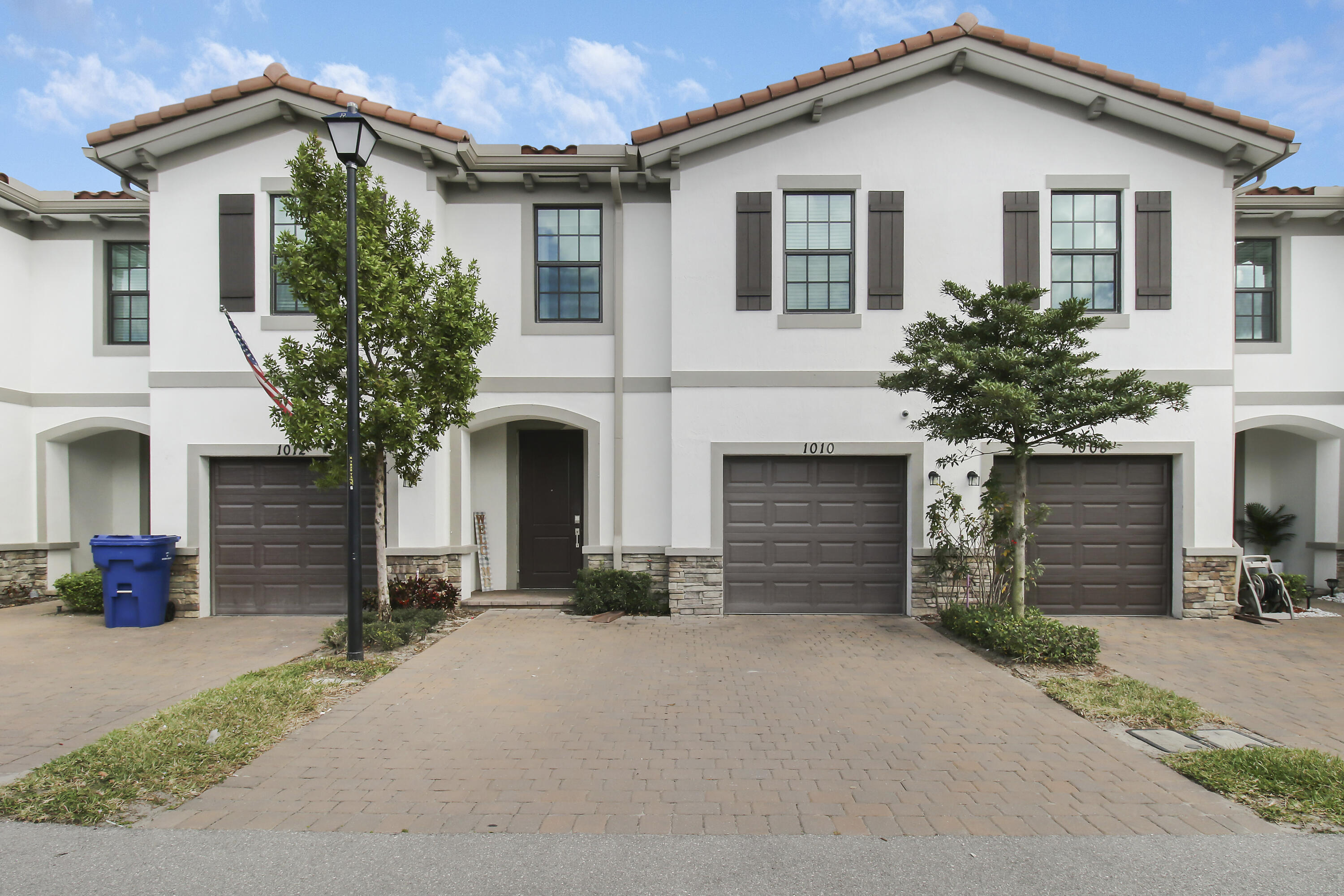 1010 Willow Place