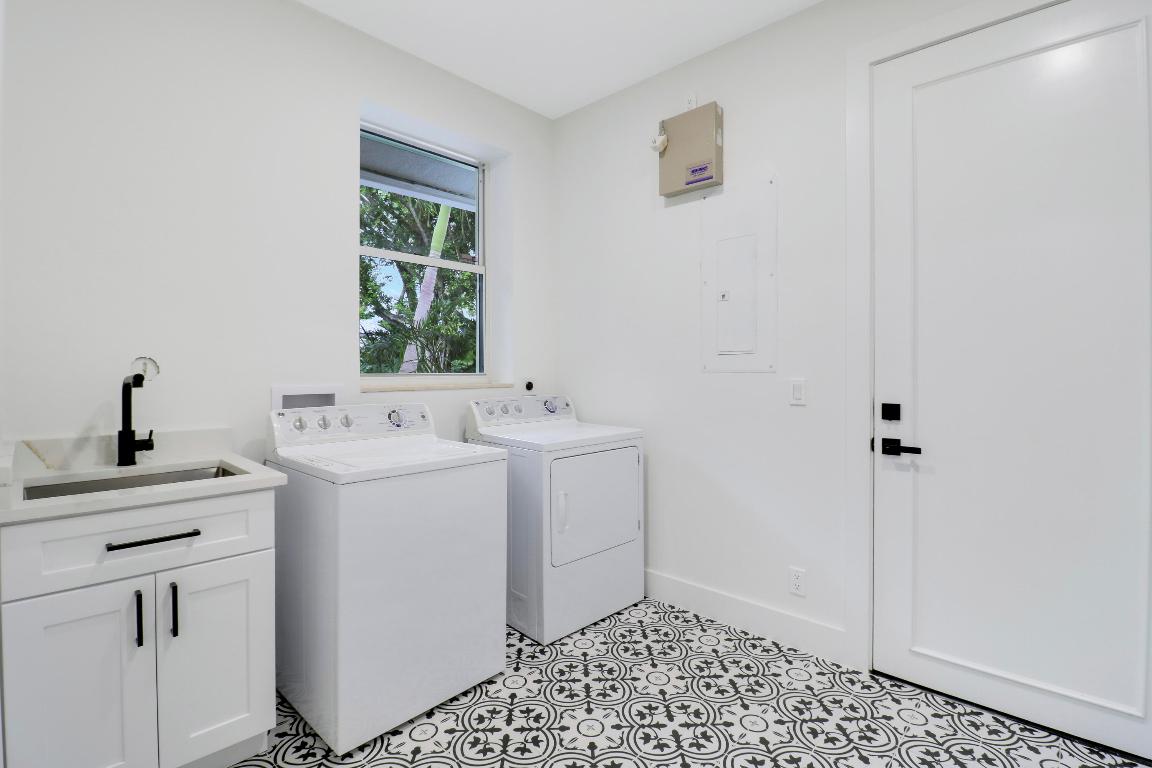 7739 Ironhorse Boulevard