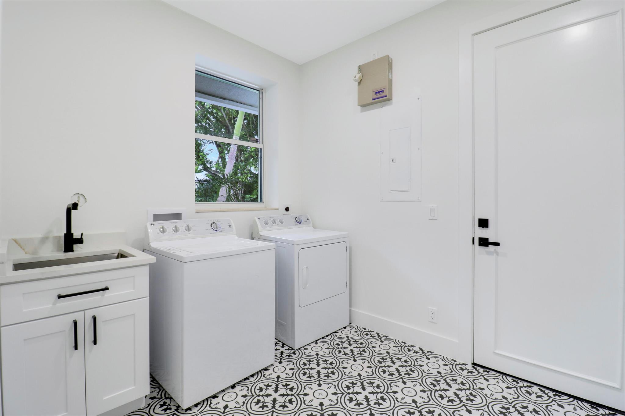 7739 Ironhorse Boulevard