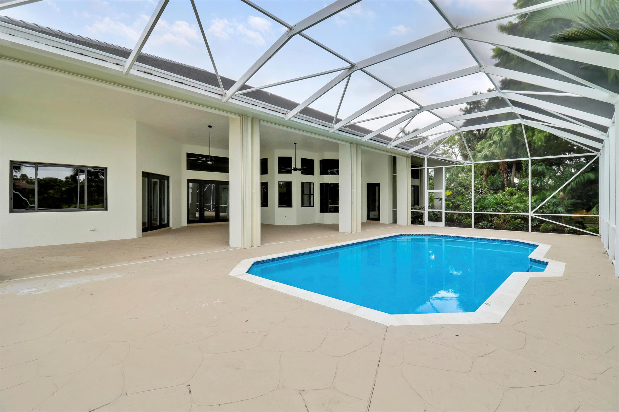 7739 Ironhorse Boulevard