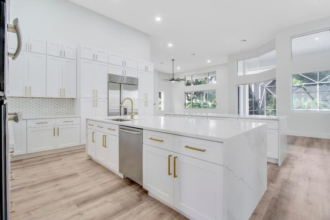 7739 Ironhorse Boulevard