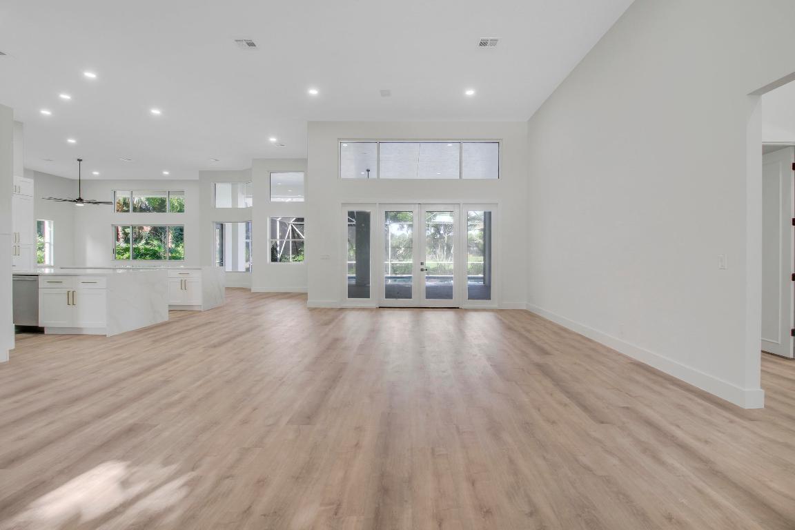 7739 Ironhorse Boulevard