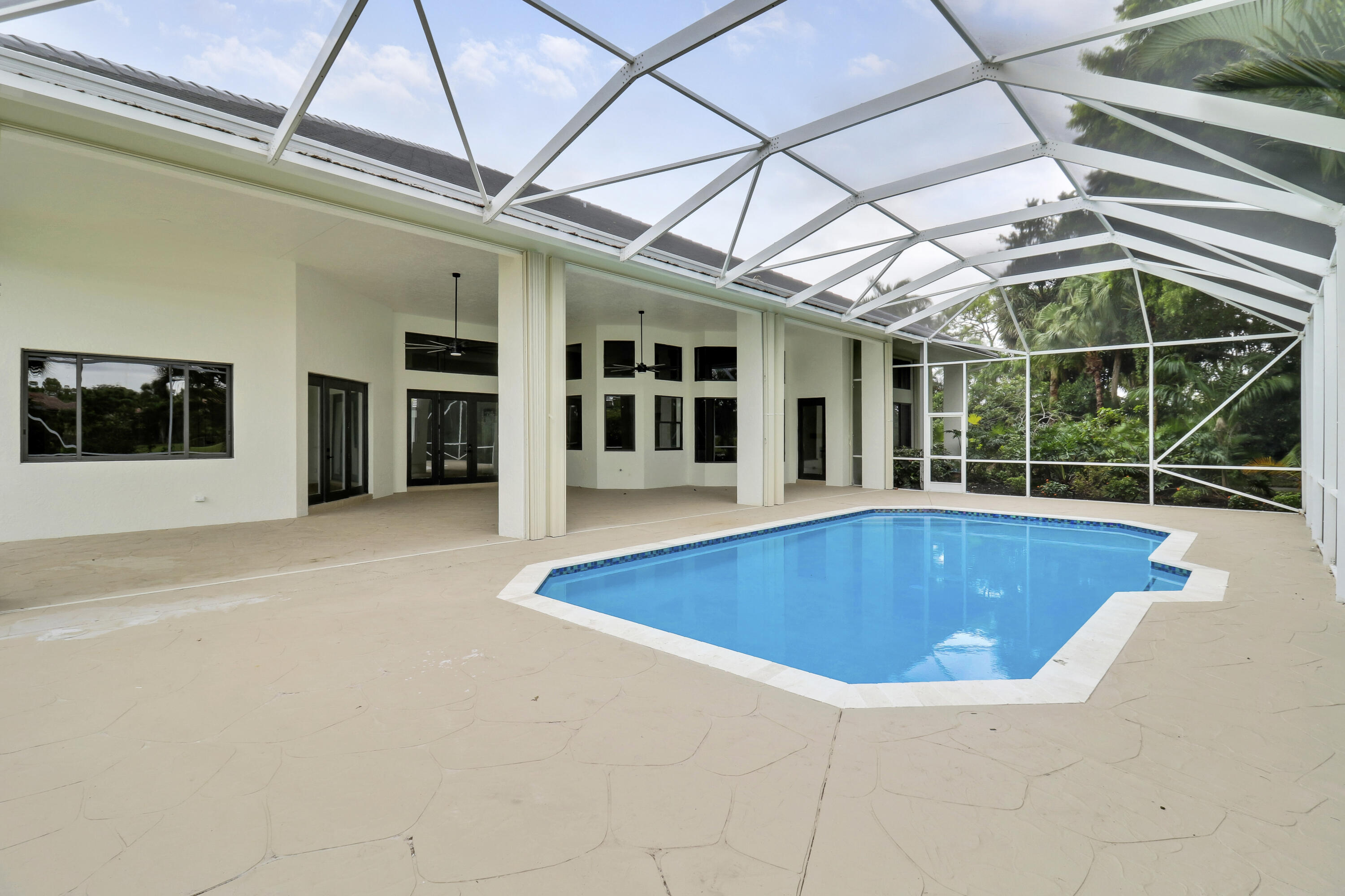 7739 Ironhorse Boulevard