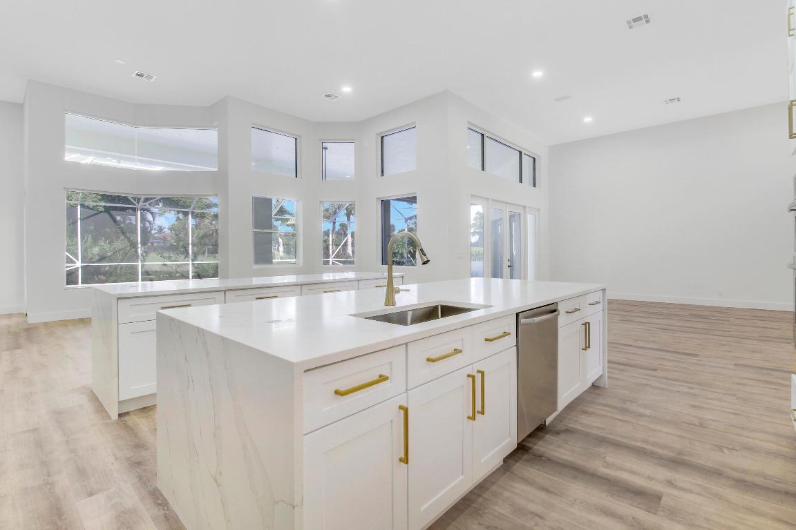 7739 Ironhorse Boulevard