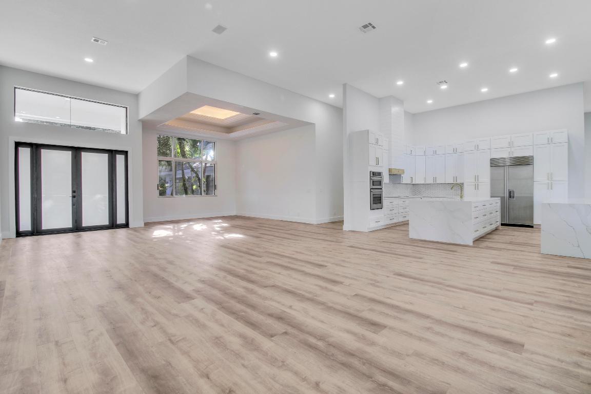 7739 Ironhorse Boulevard