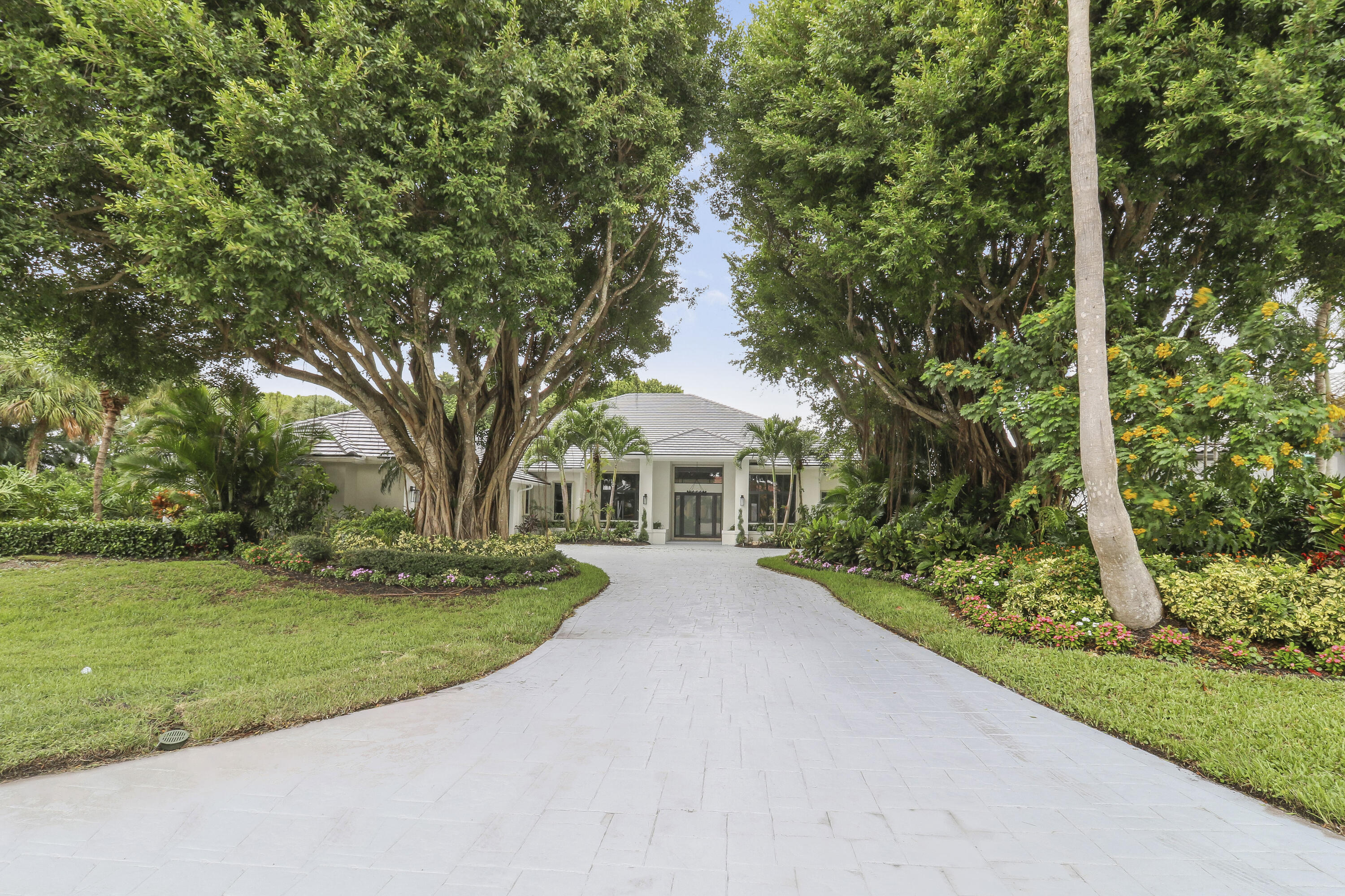 7739 Ironhorse Boulevard