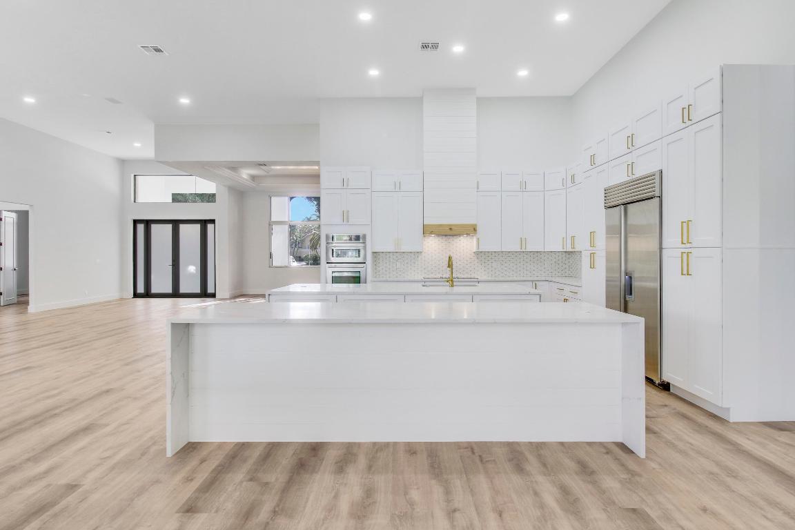 7739 Ironhorse Boulevard