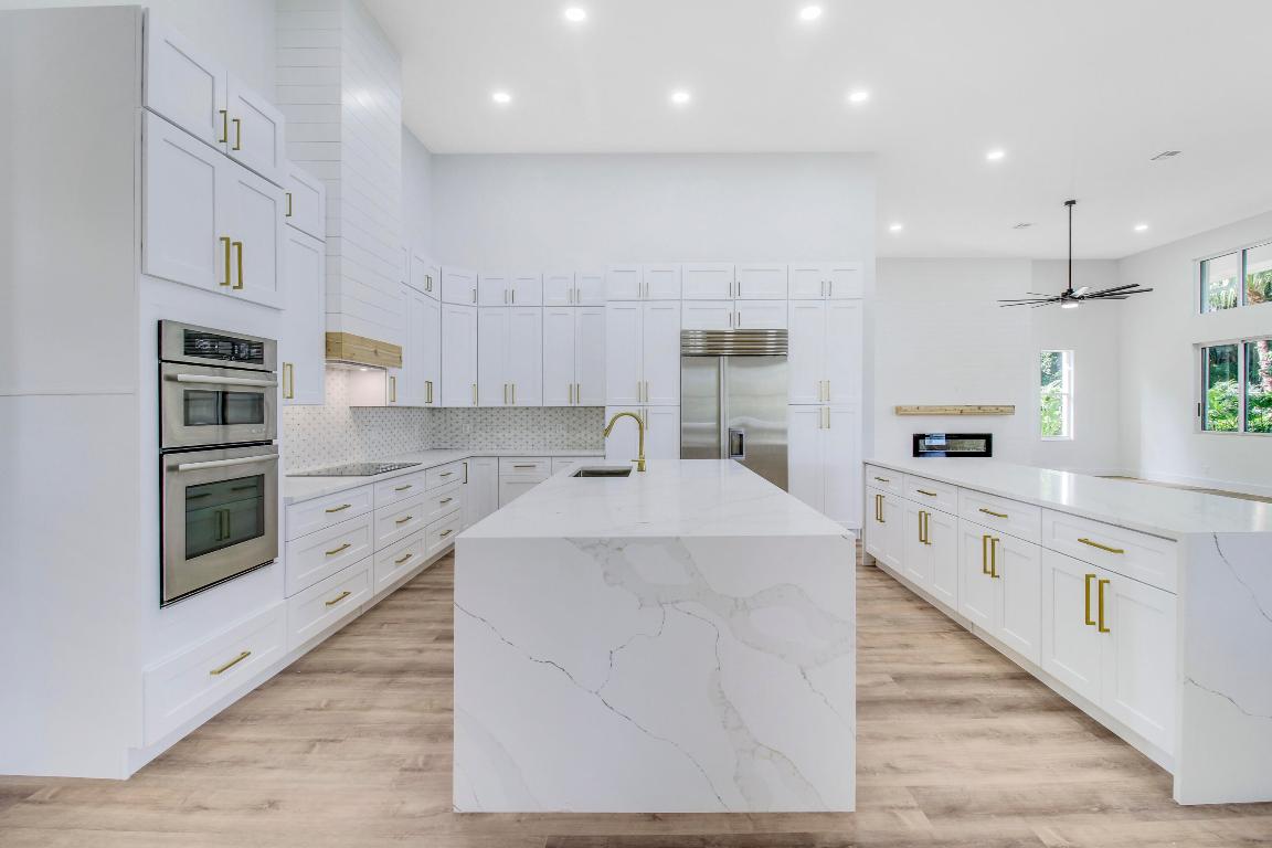 7739 Ironhorse Boulevard