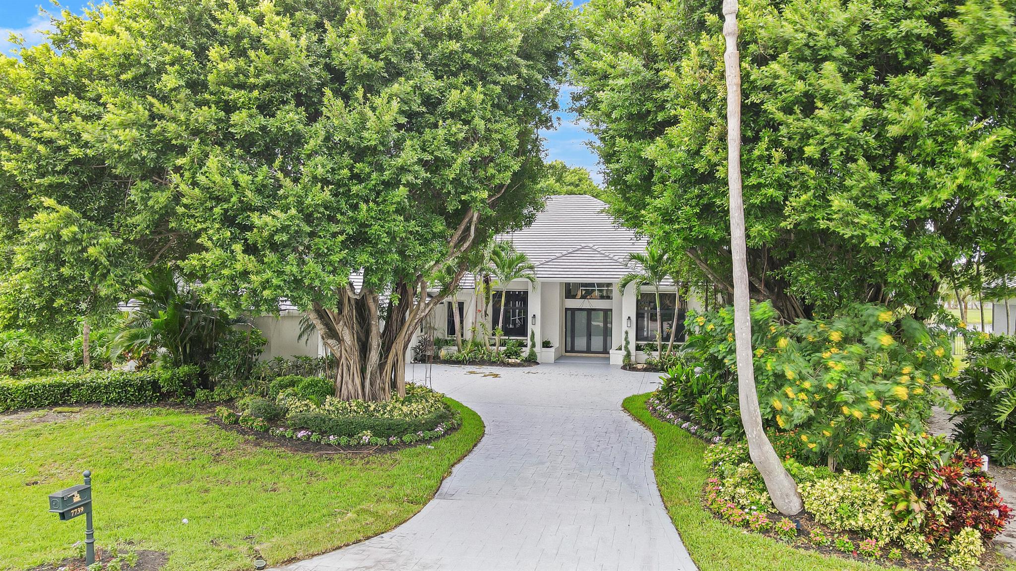 7739 Ironhorse Boulevard