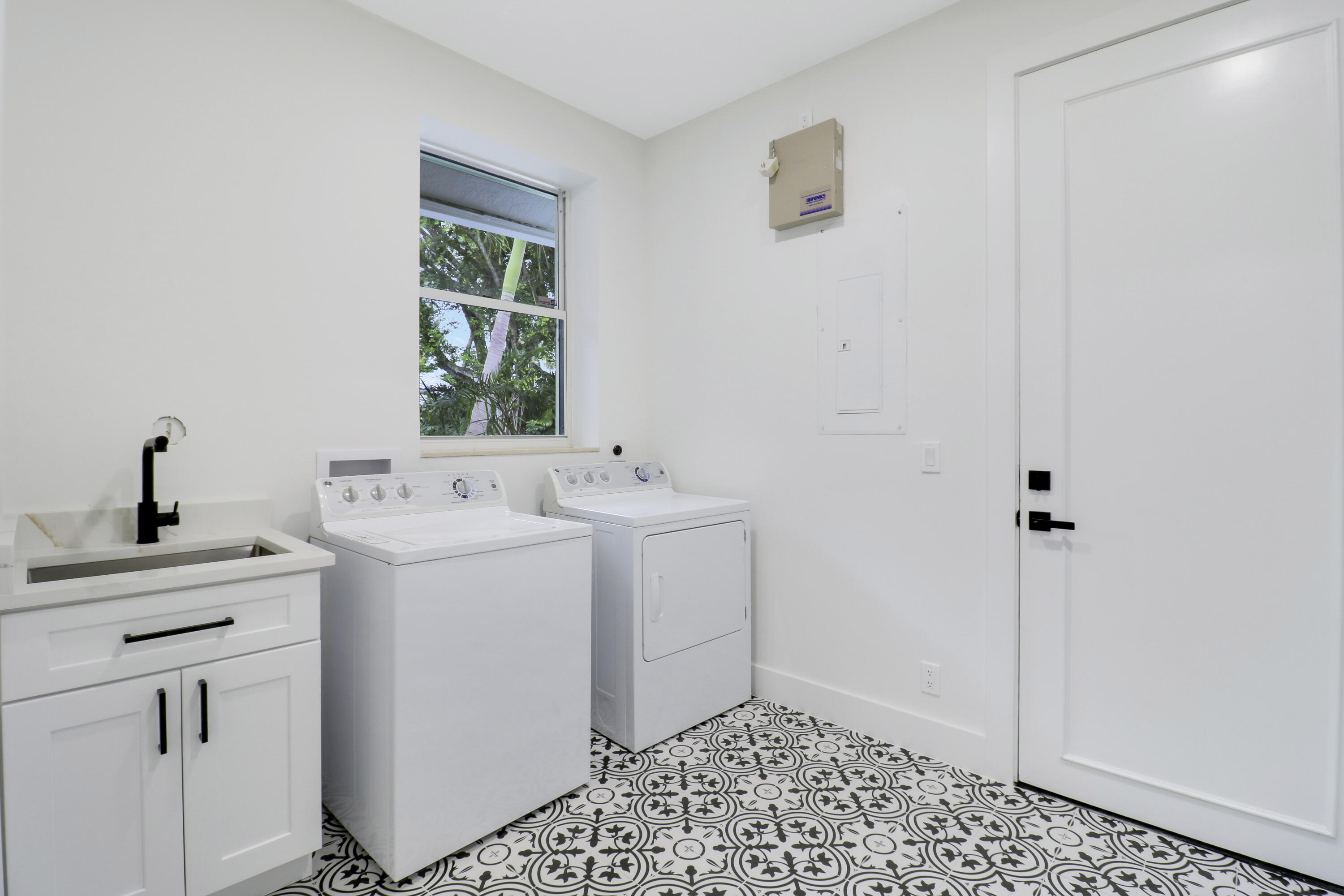 7739 Ironhorse Boulevard