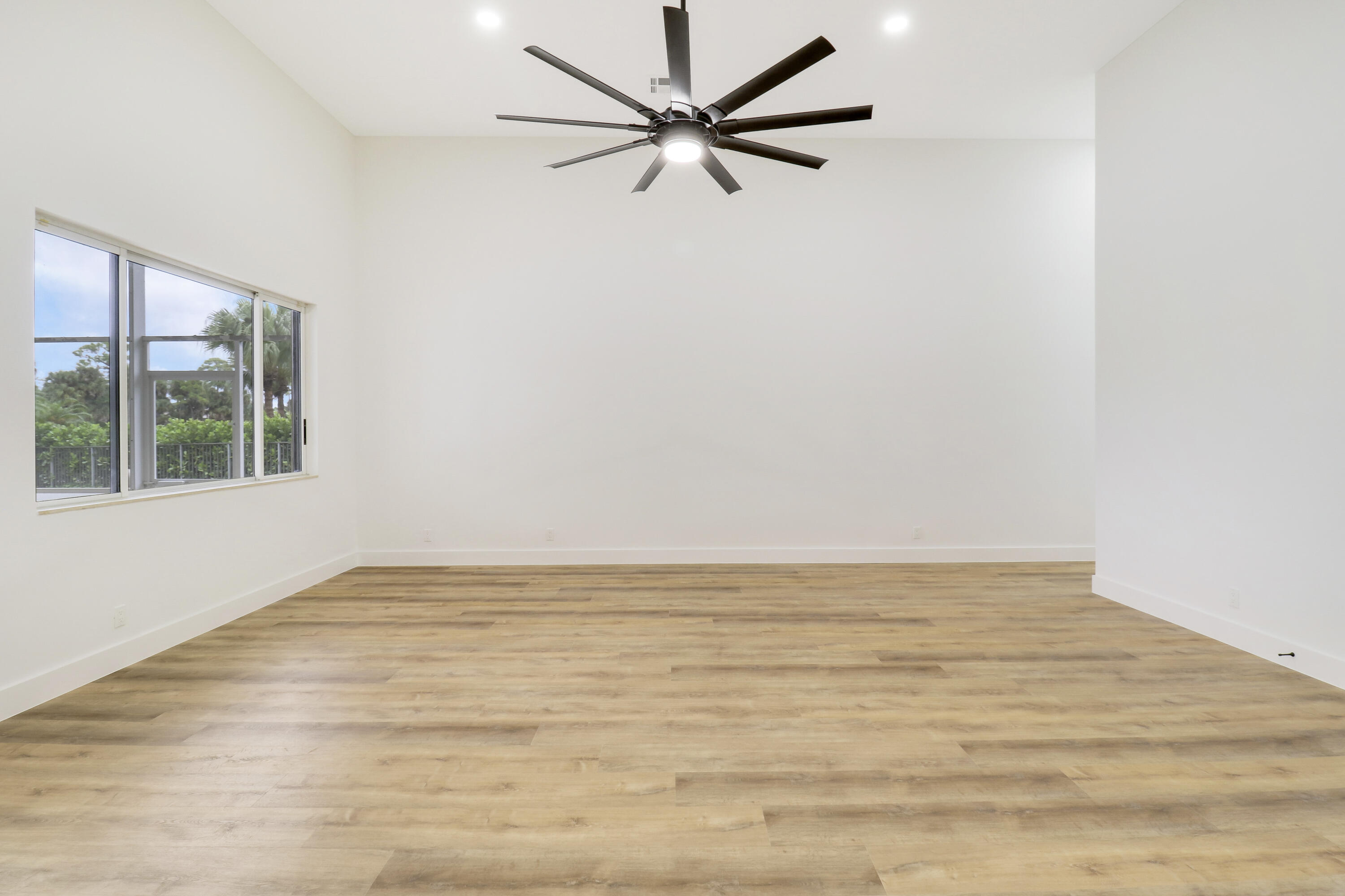 7739 Ironhorse Boulevard