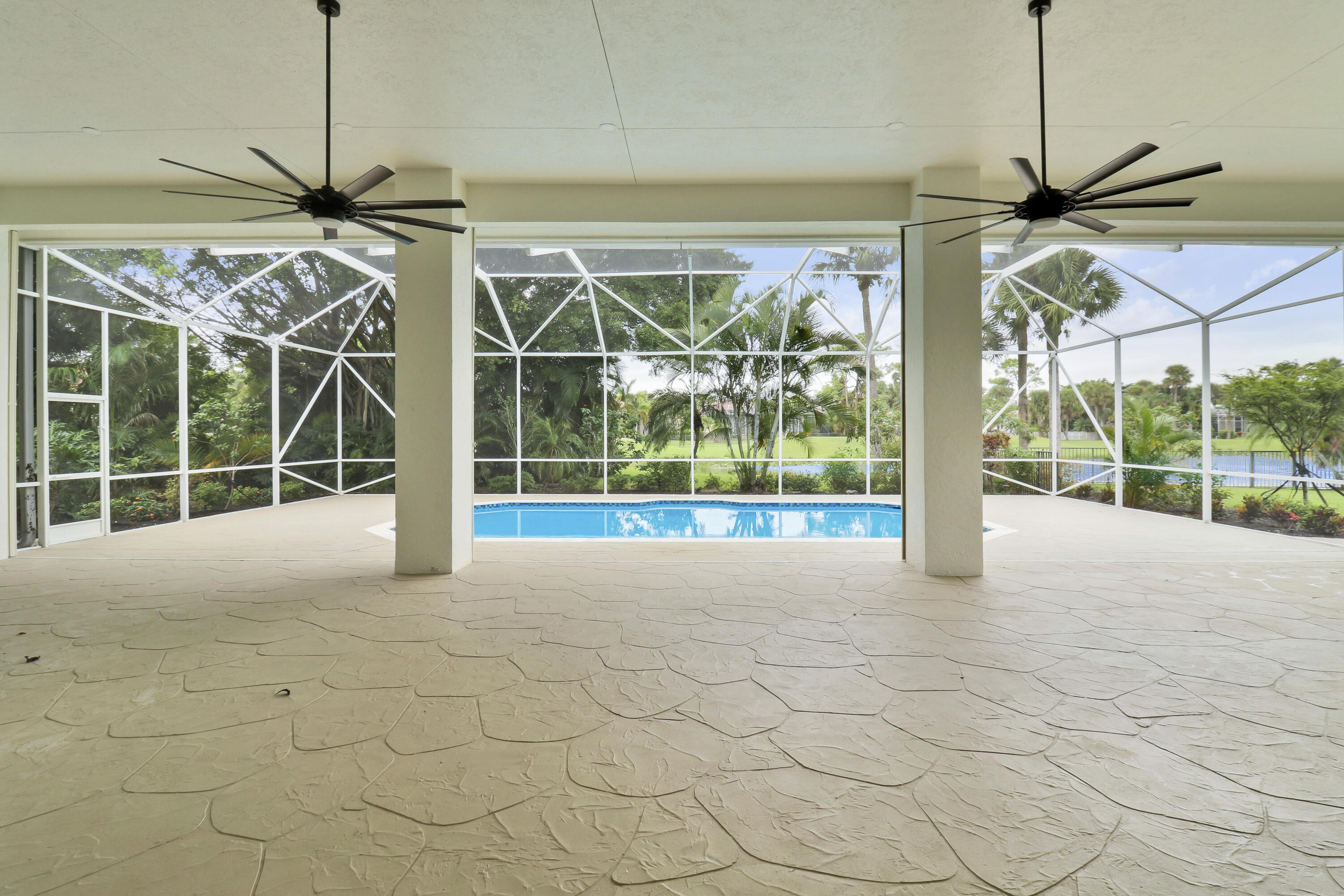 7739 Ironhorse Boulevard