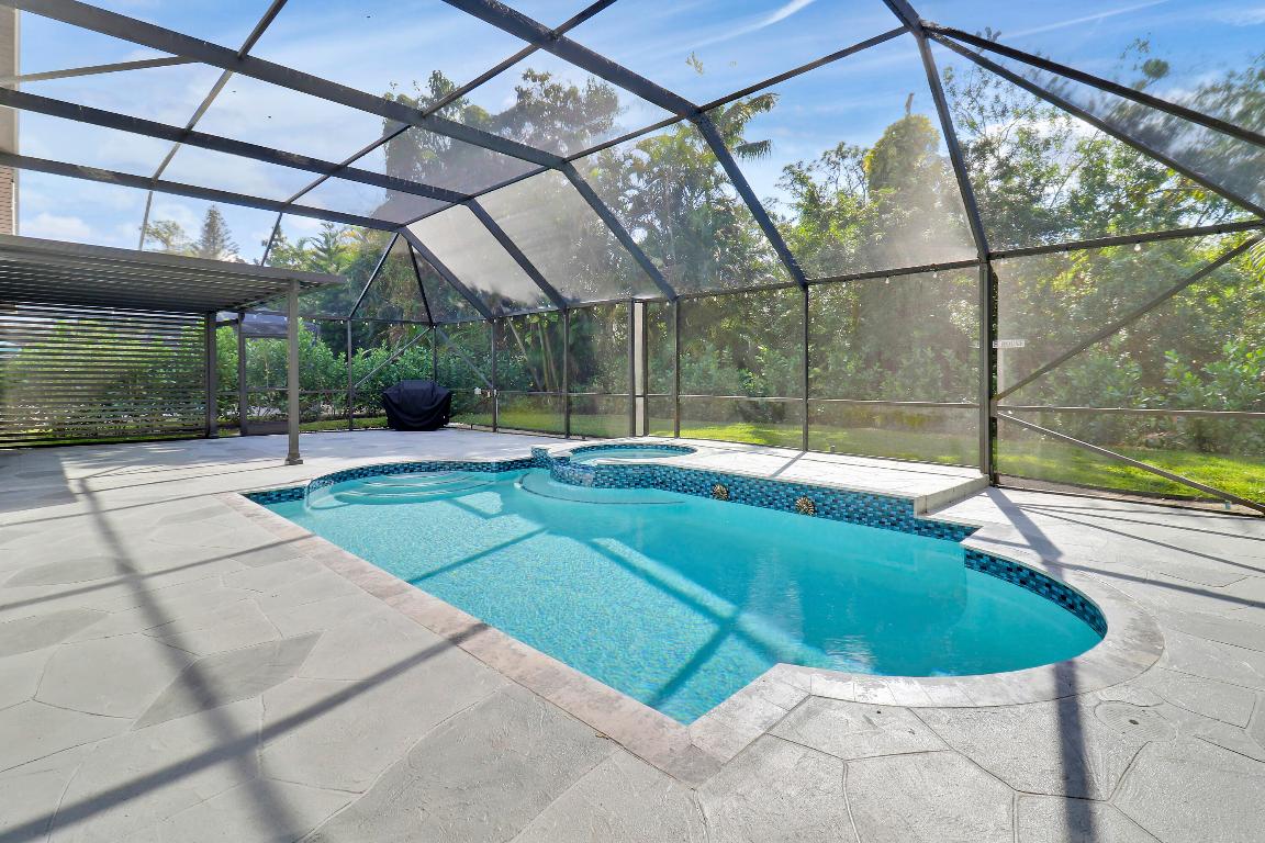 3863 Woods Walk Boulevard