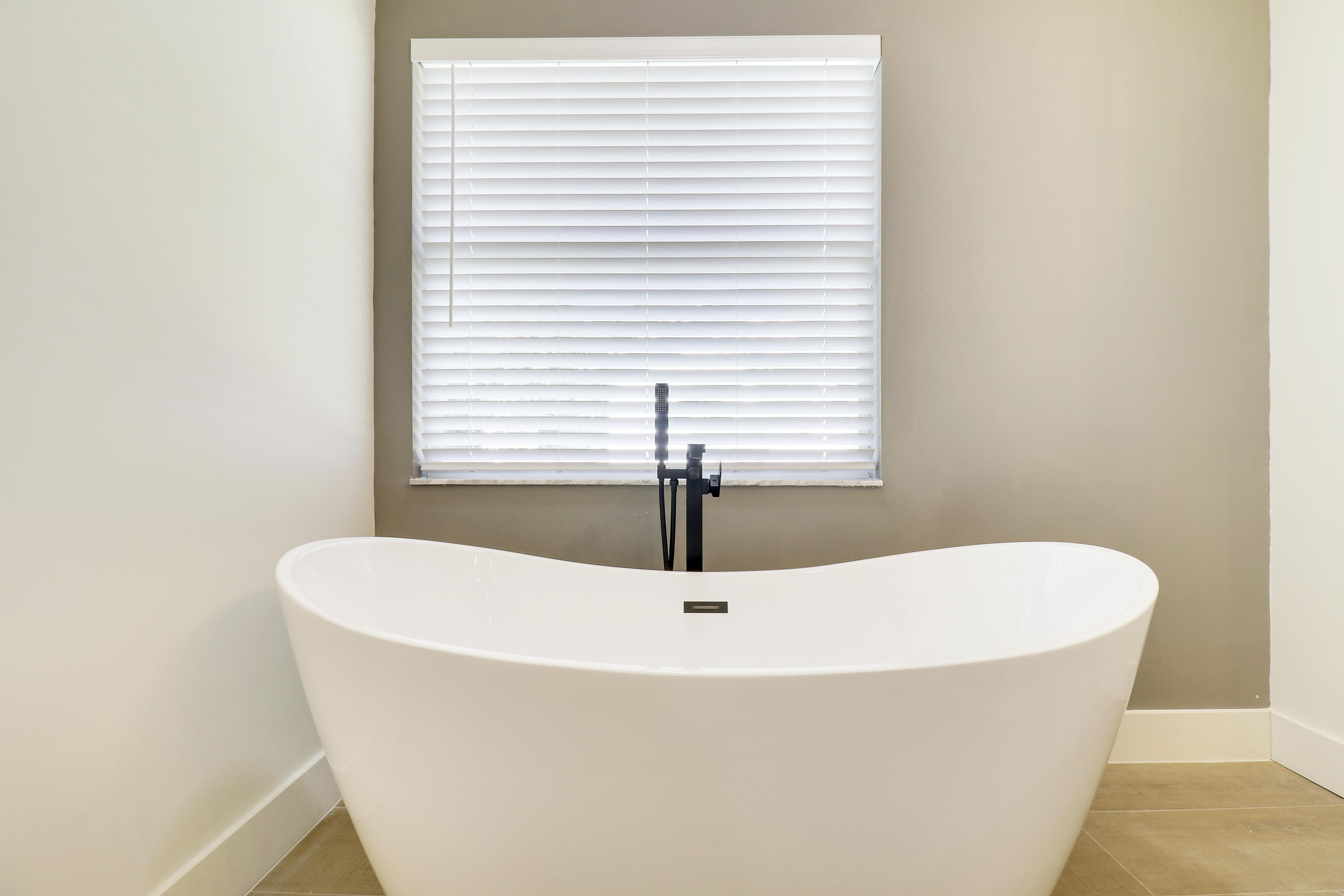 3863 Woods Walk Boulevard