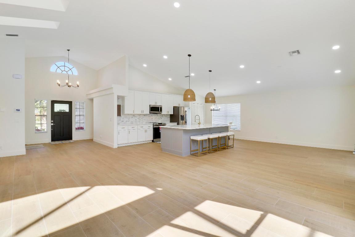 3863 Woods Walk Boulevard