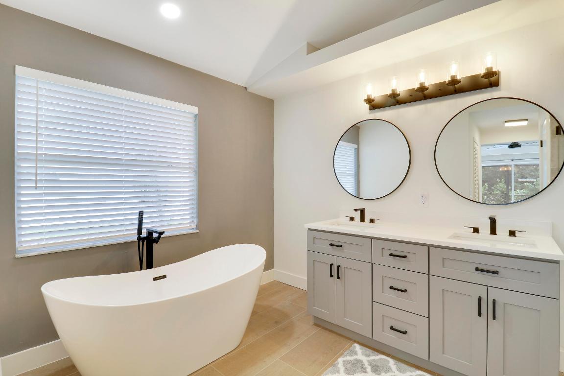 3863 Woods Walk Boulevard