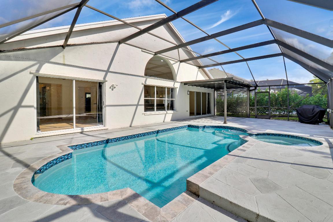 3863 Woods Walk Boulevard