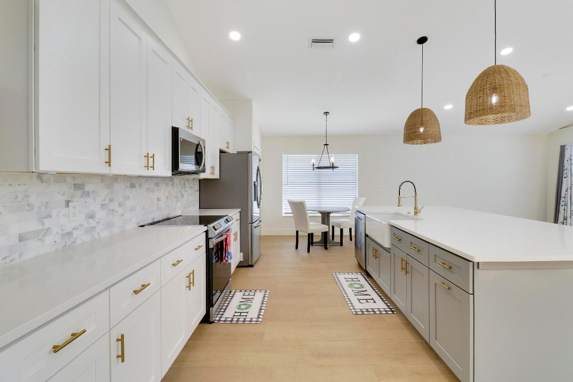 3863 Woods Walk Boulevard