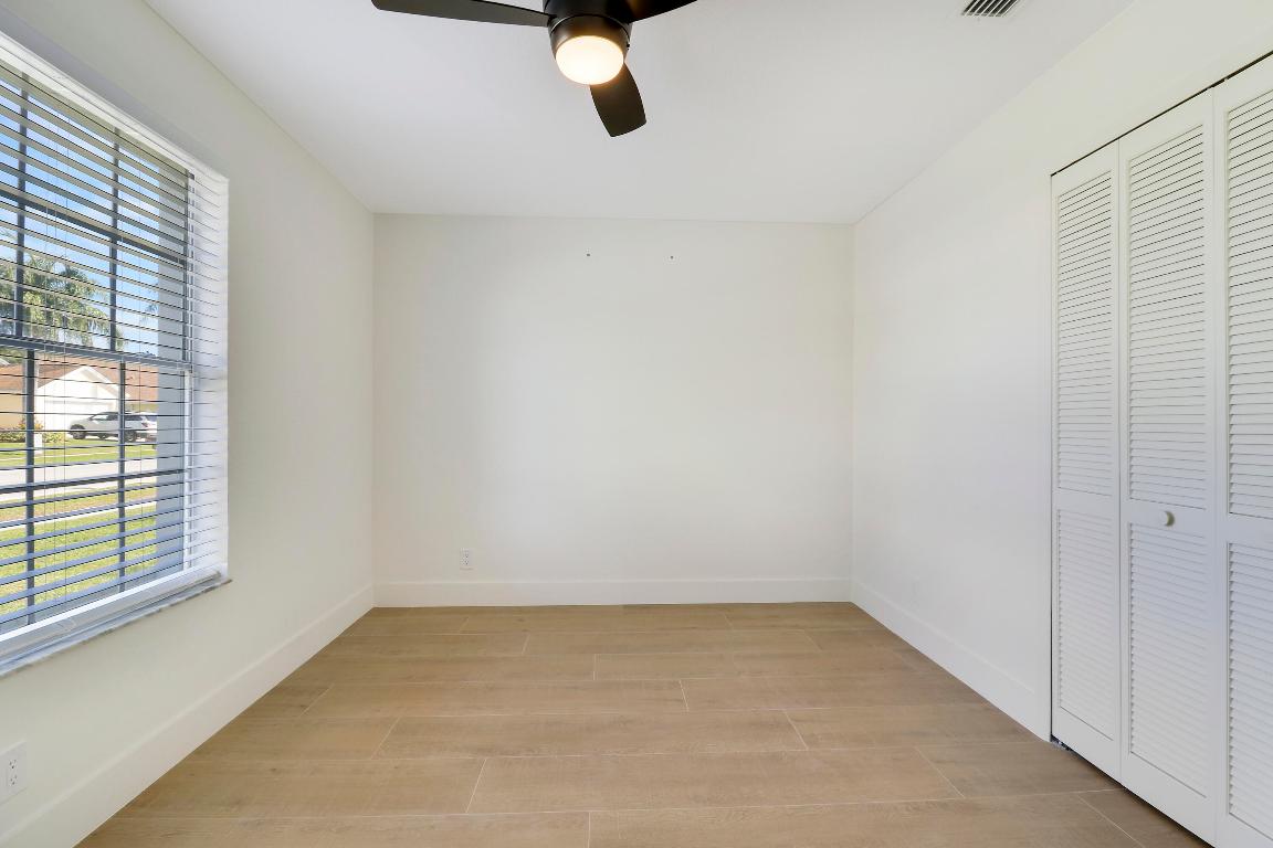 3863 Woods Walk Boulevard