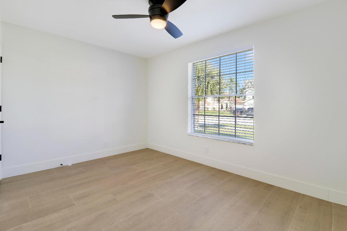 3863 Woods Walk Boulevard