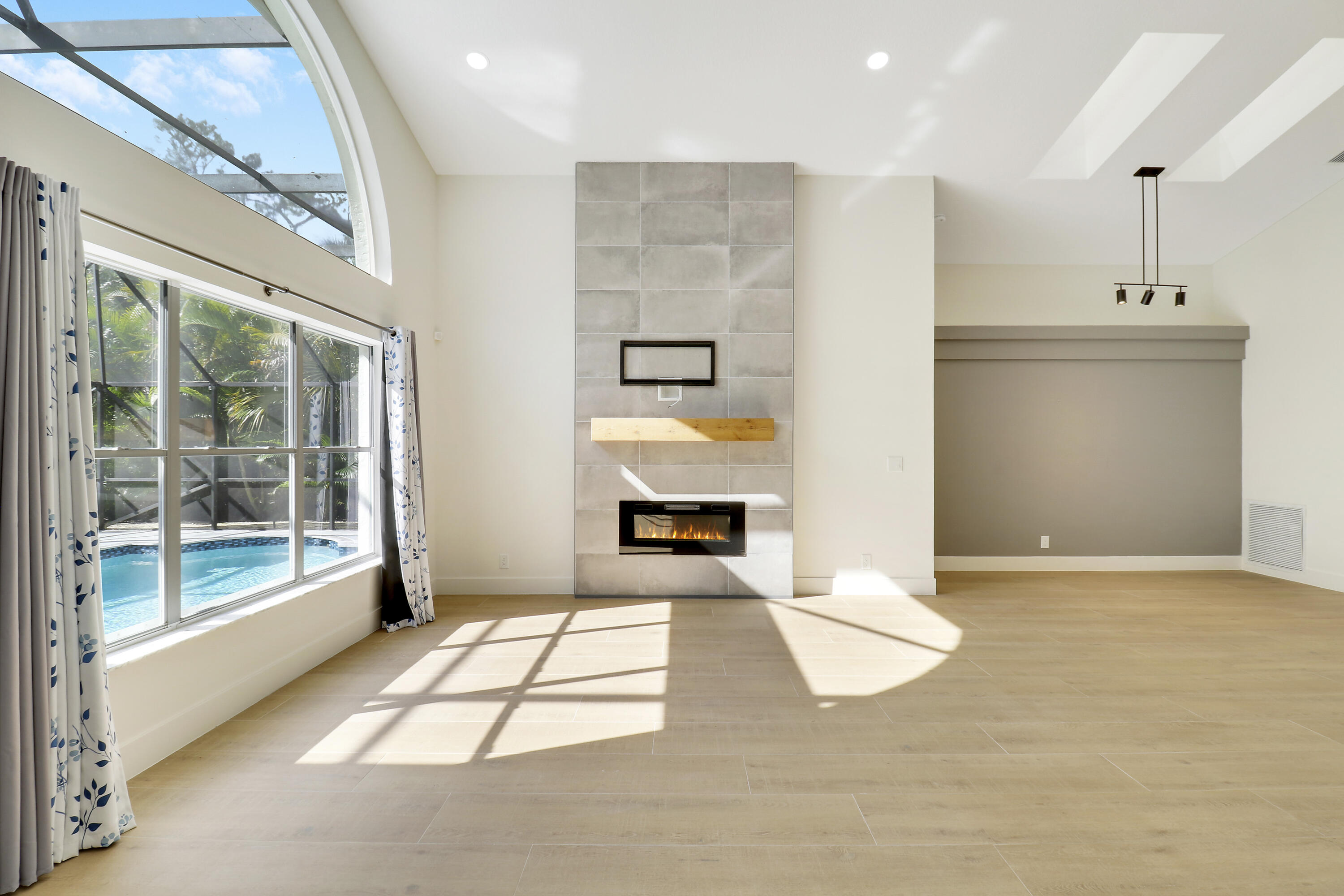 3863 Woods Walk Boulevard