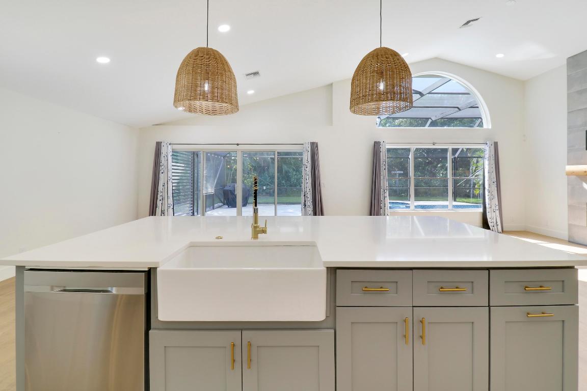 3863 Woods Walk Boulevard