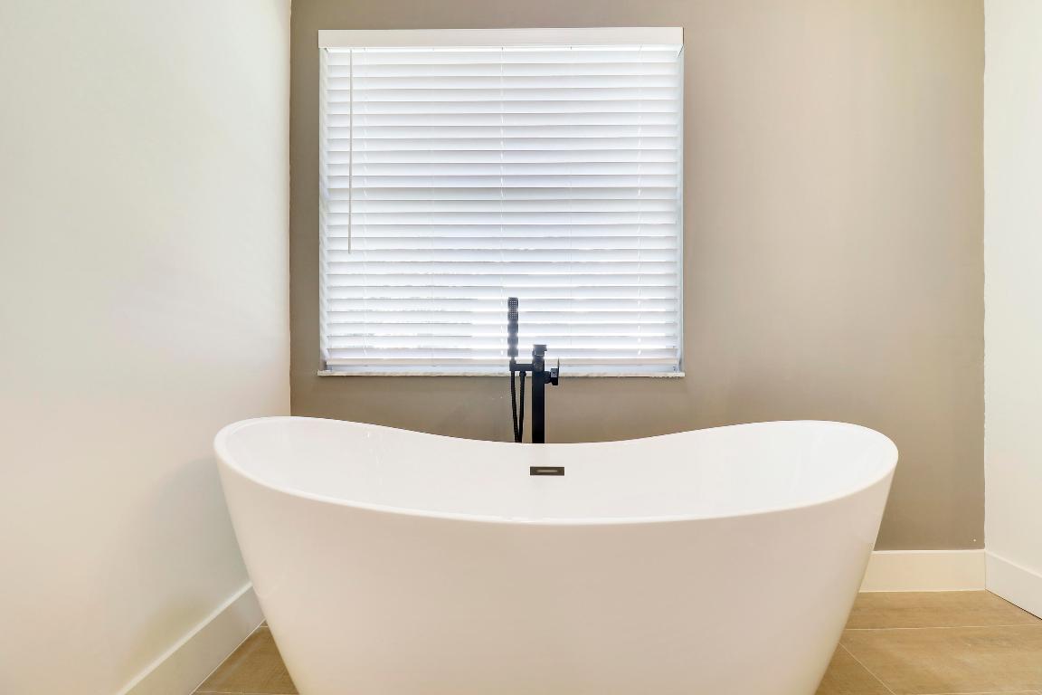 3863 Woods Walk Boulevard