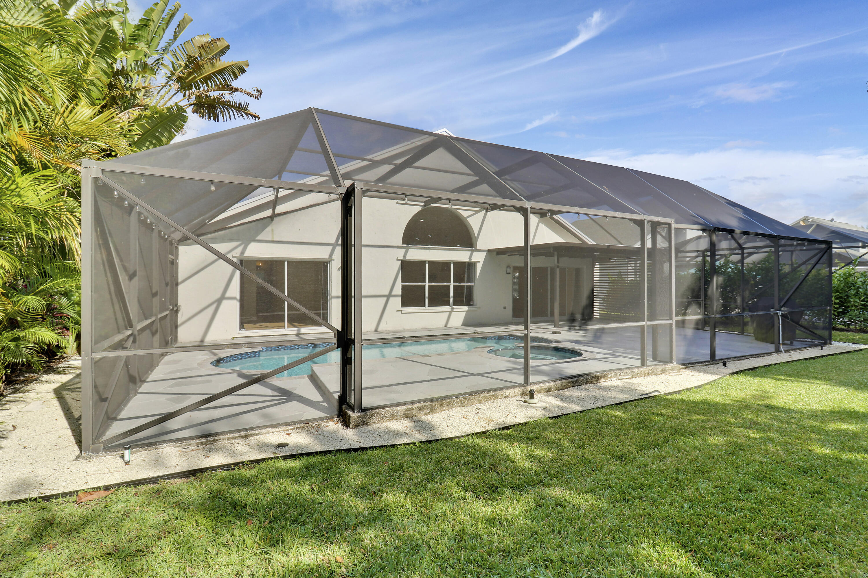 3863 Woods Walk Boulevard