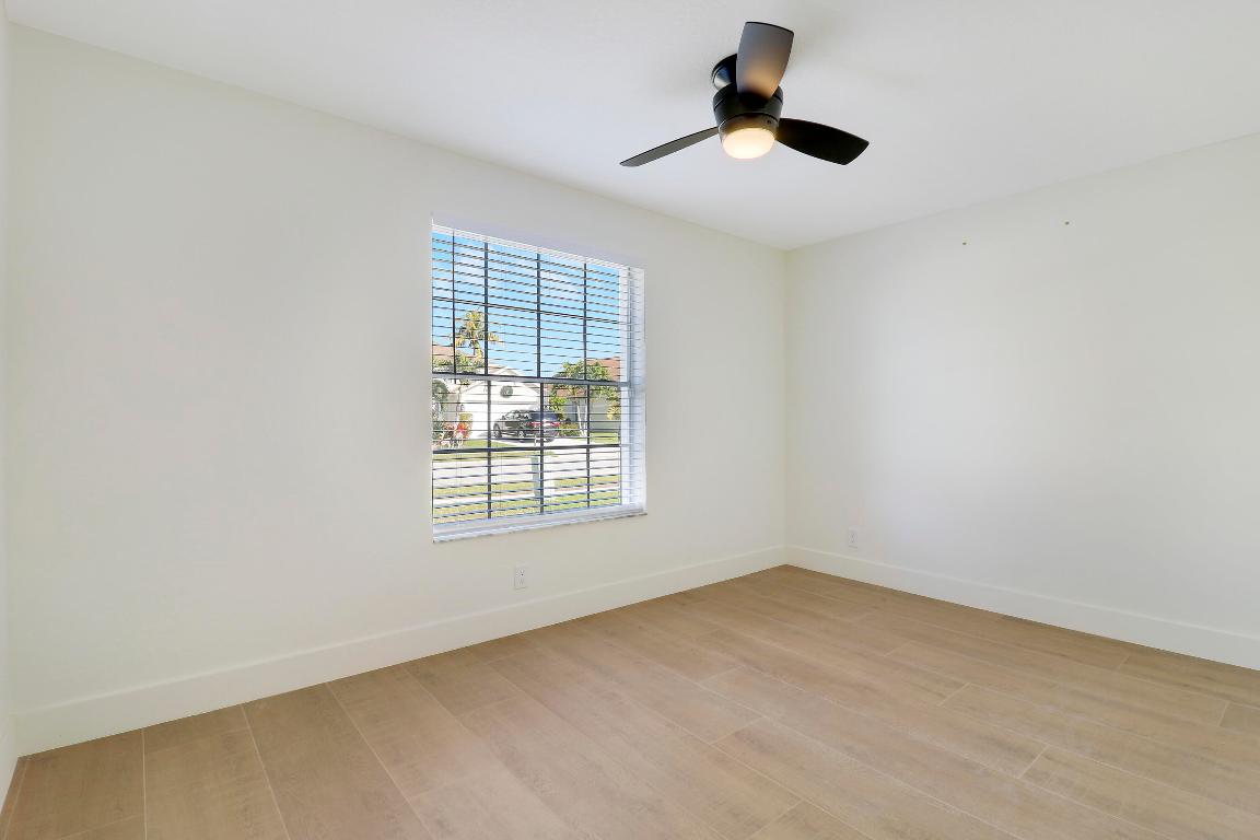 3863 Woods Walk Boulevard