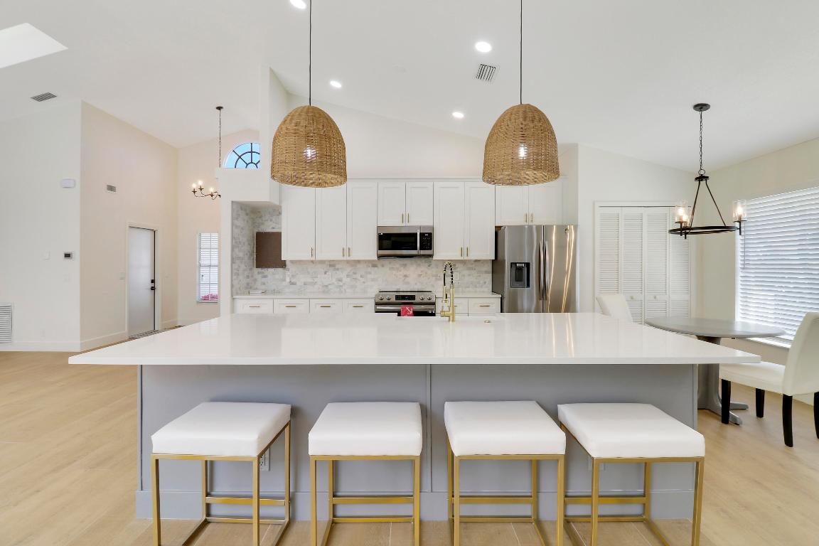 3863 Woods Walk Boulevard