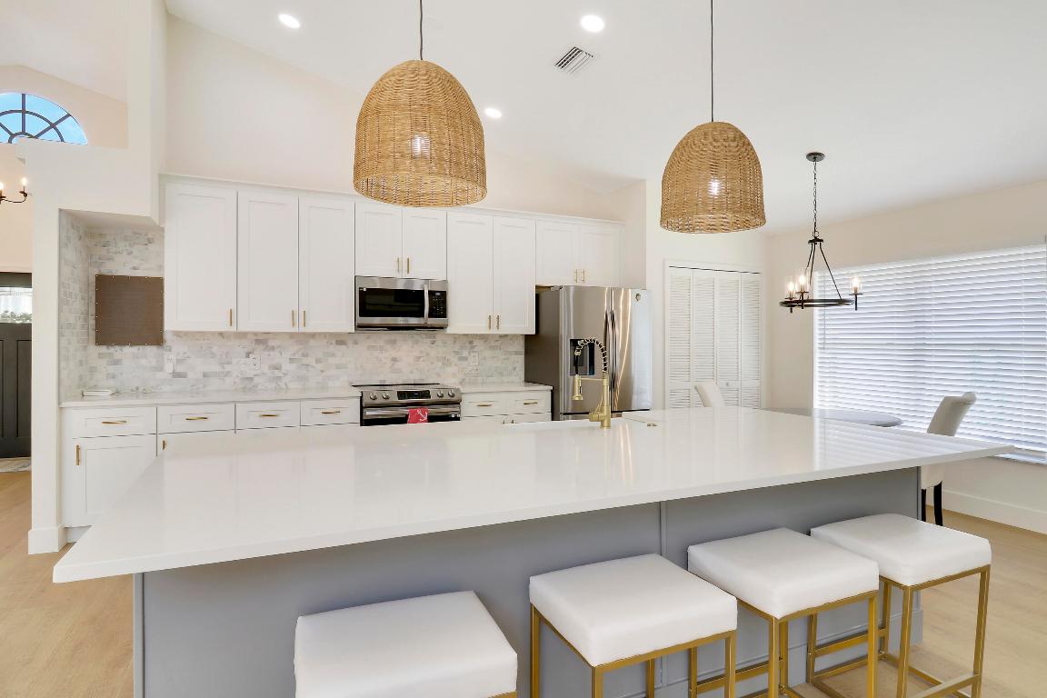 3863 Woods Walk Boulevard