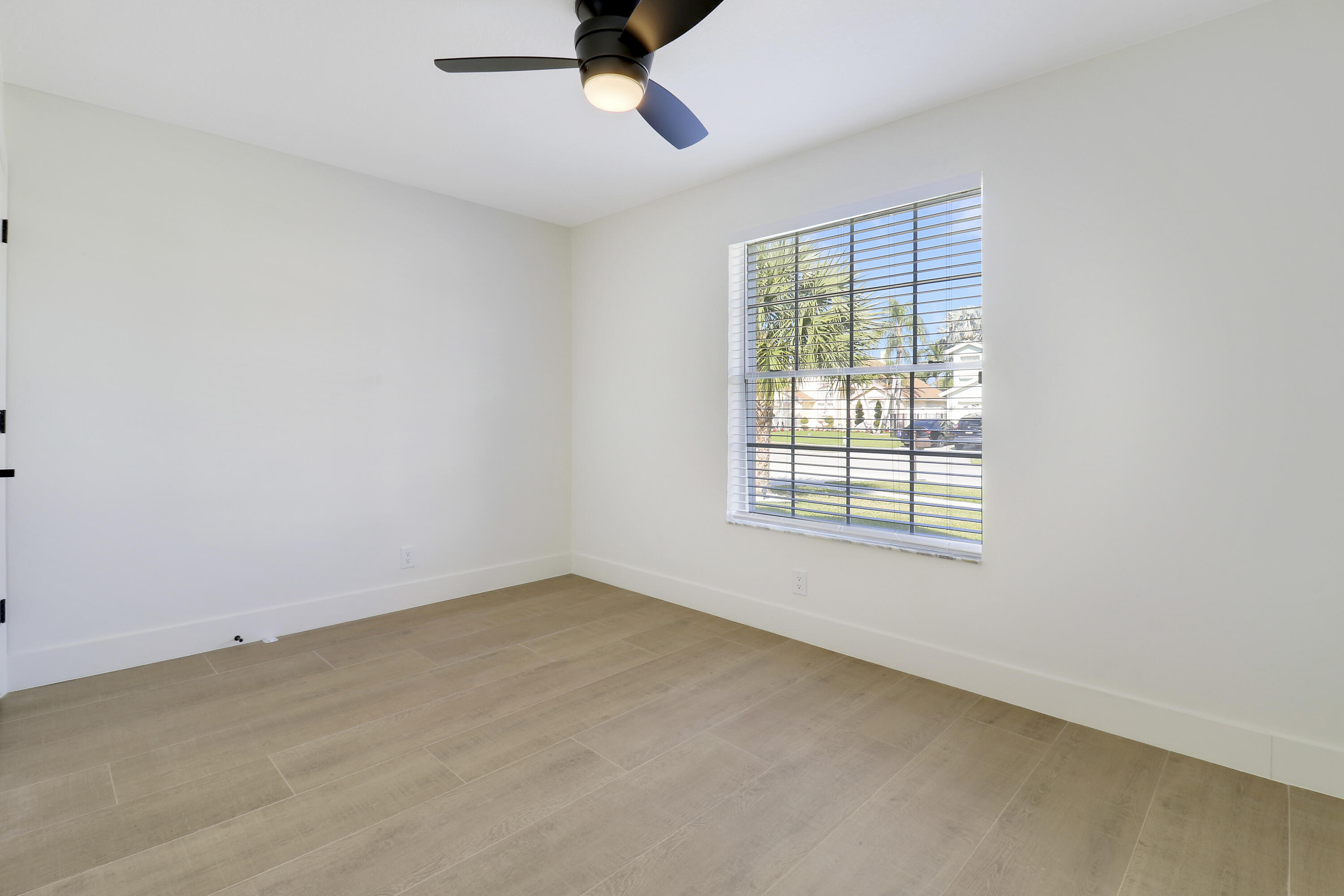 3863 Woods Walk Boulevard