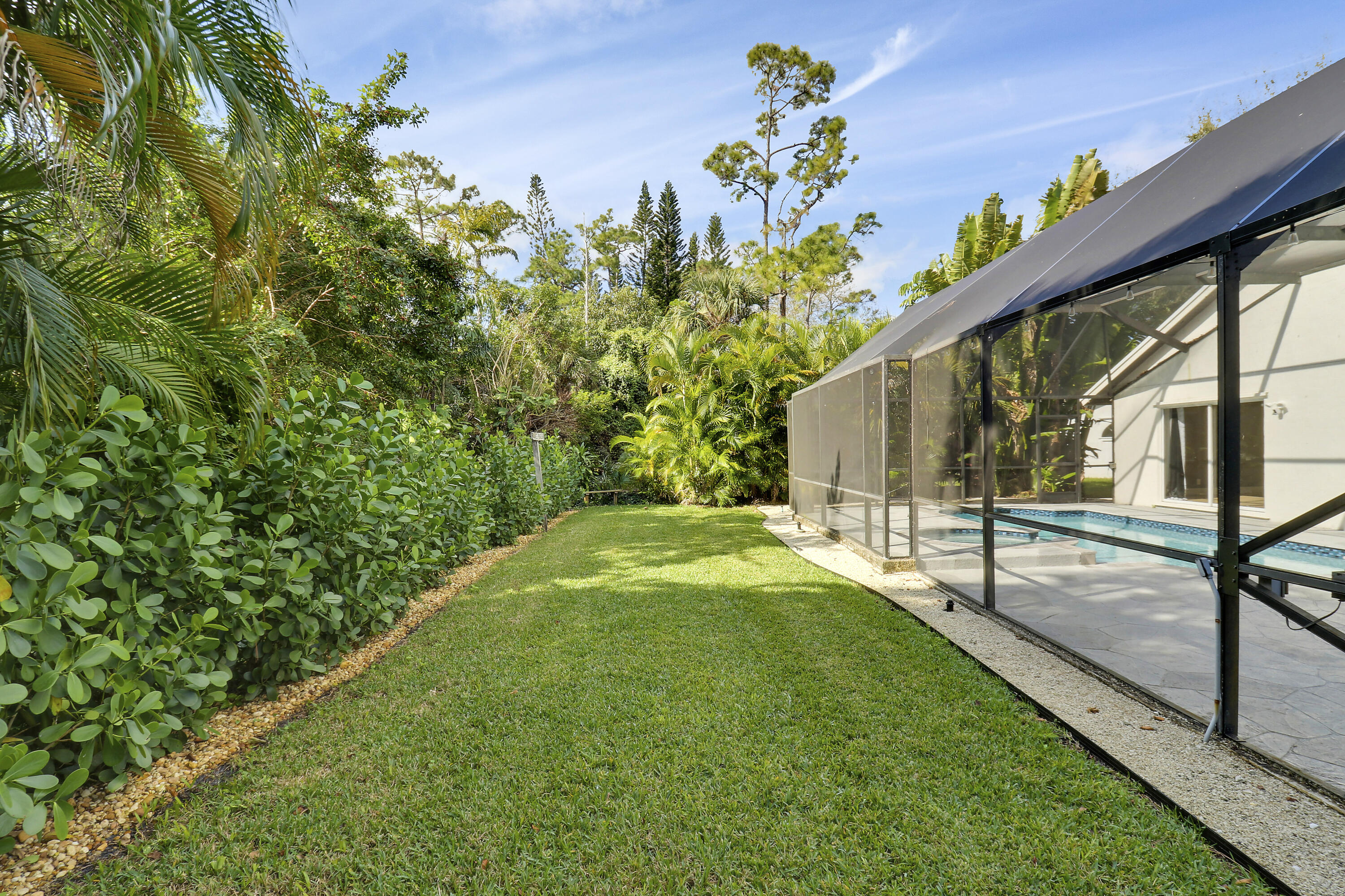 3863 Woods Walk Boulevard