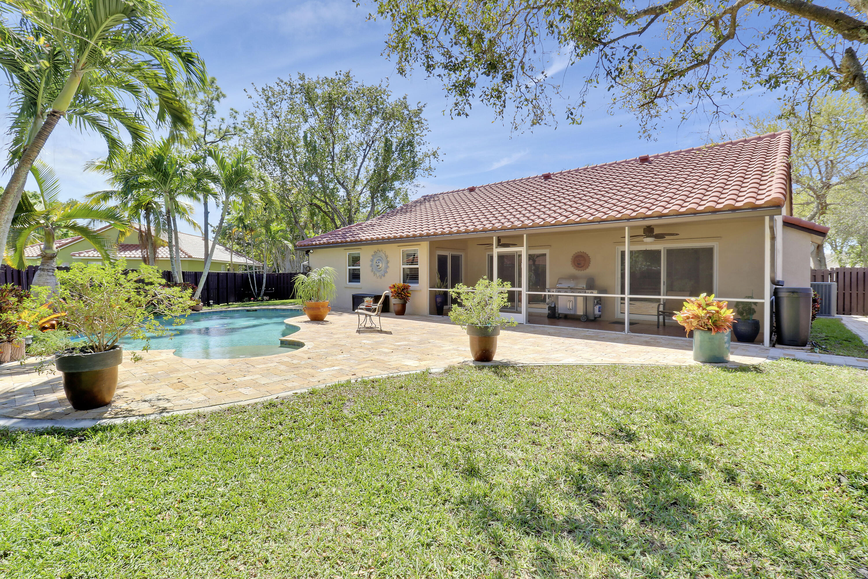 7372 NW 45th Avenue