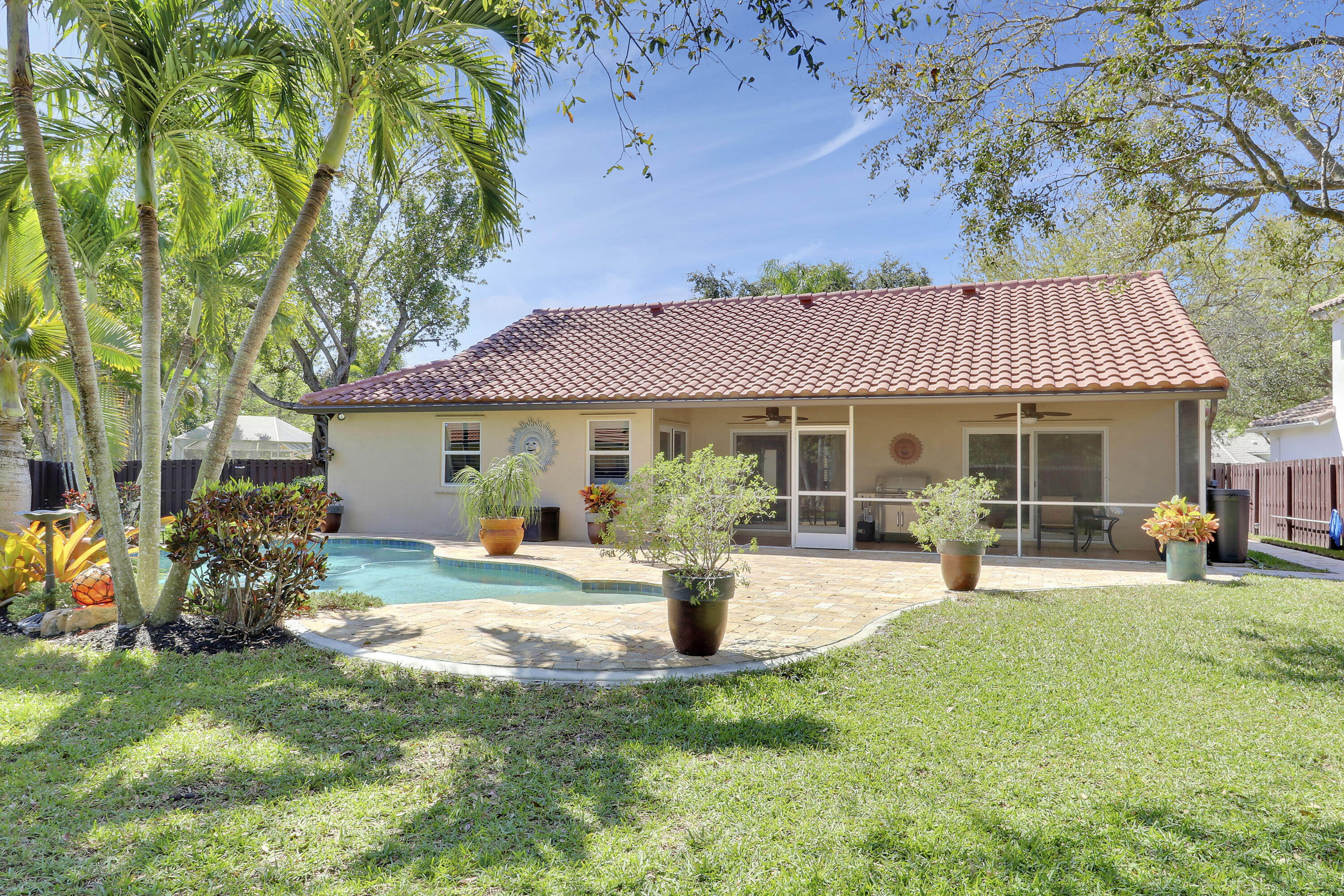 7372 NW 45th Avenue