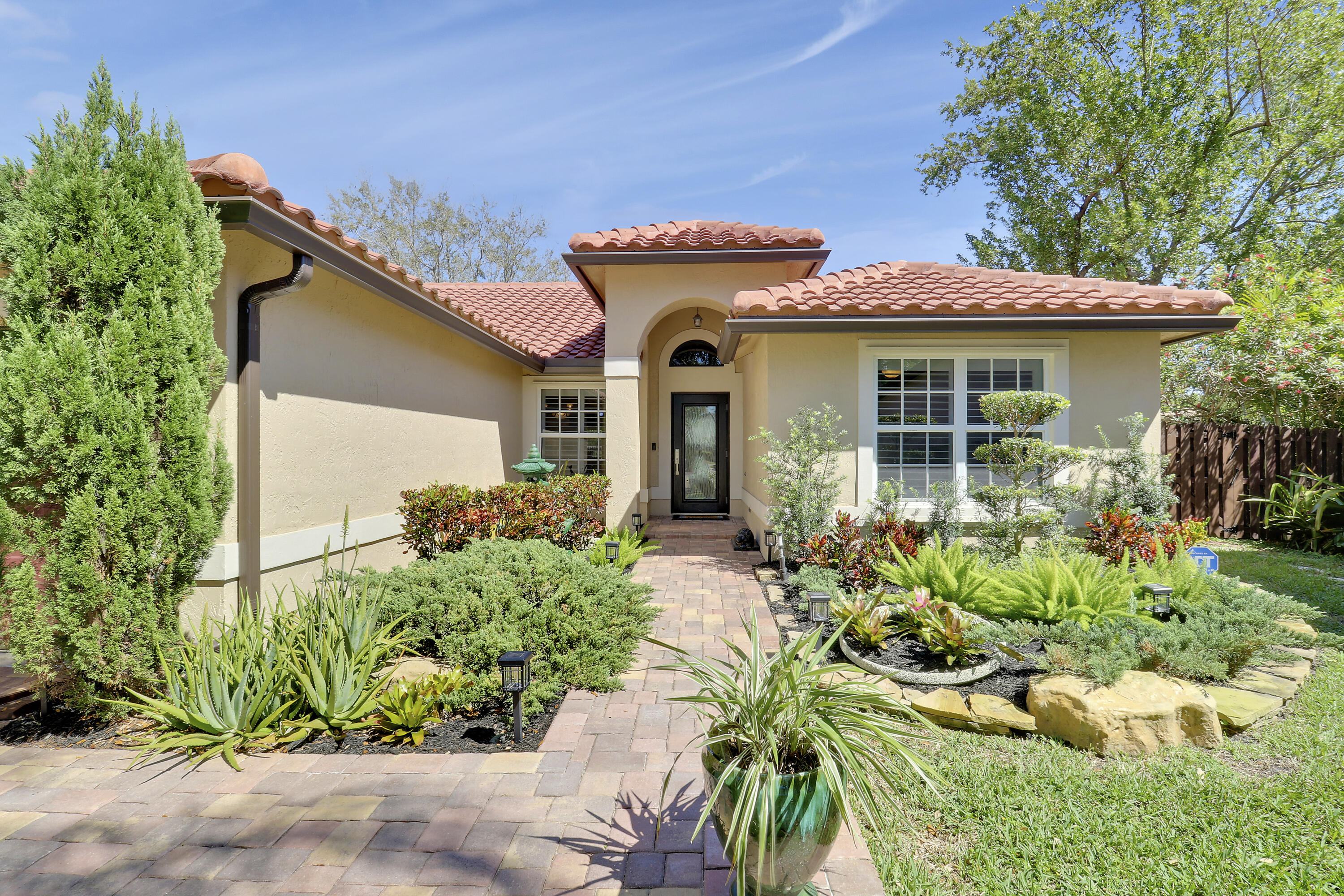 7372 NW 45th Avenue