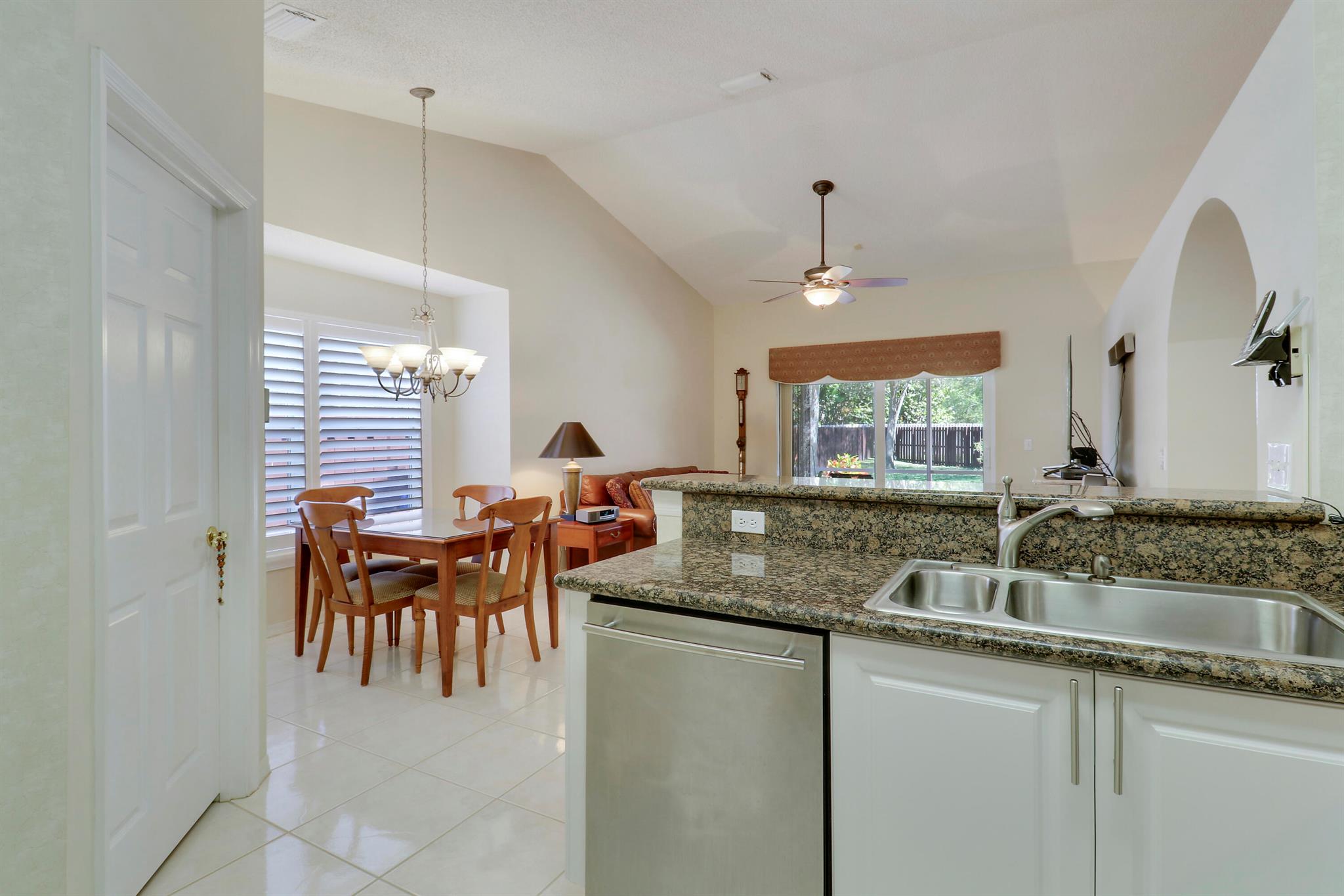 7372 NW 45th Avenue