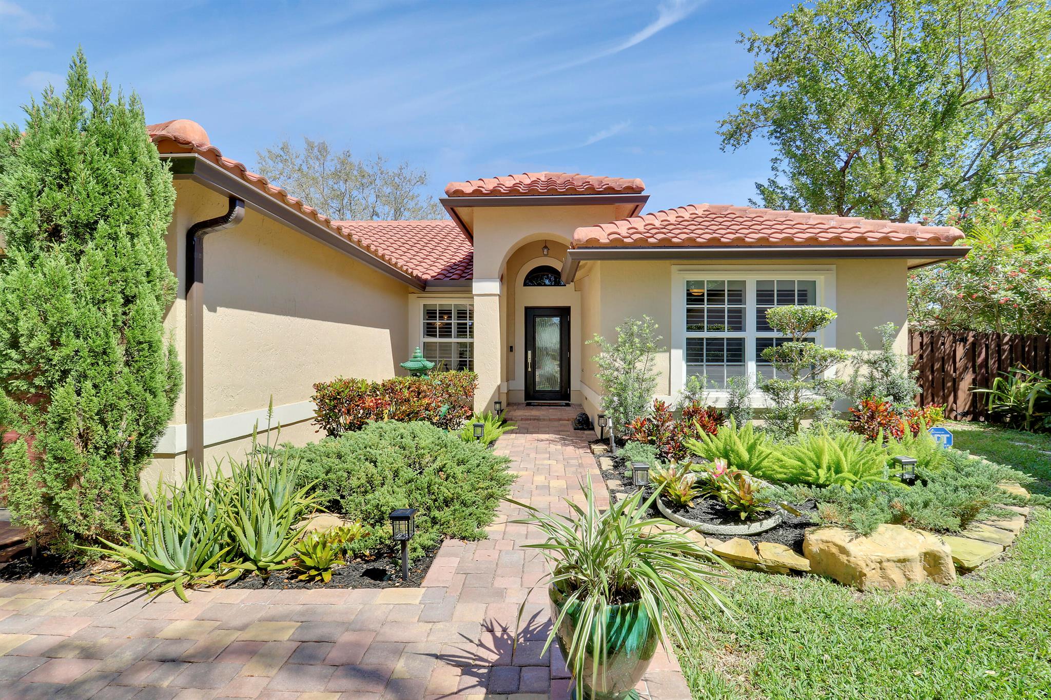 7372 NW 45th Avenue