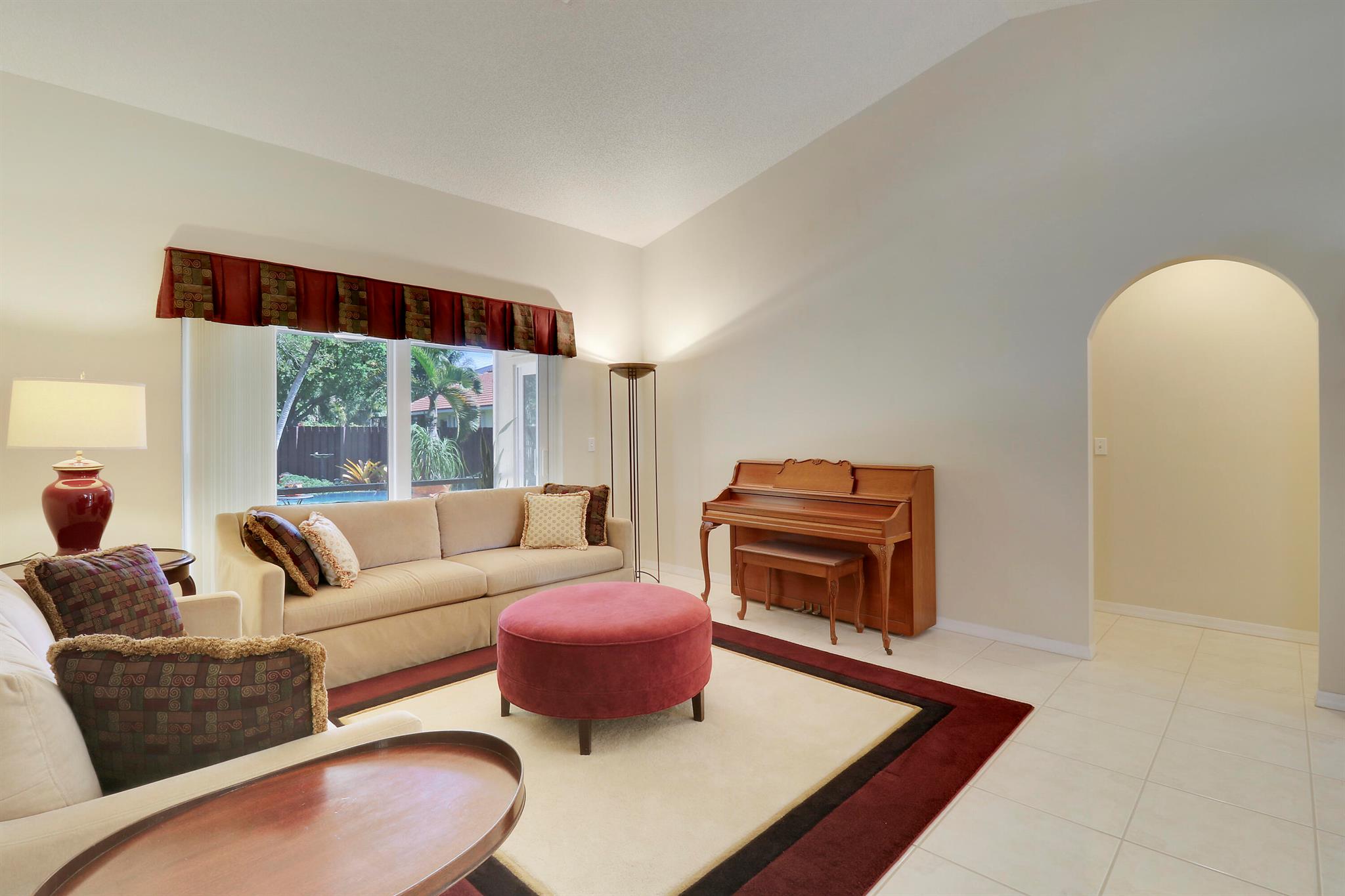 7372 NW 45th Avenue
