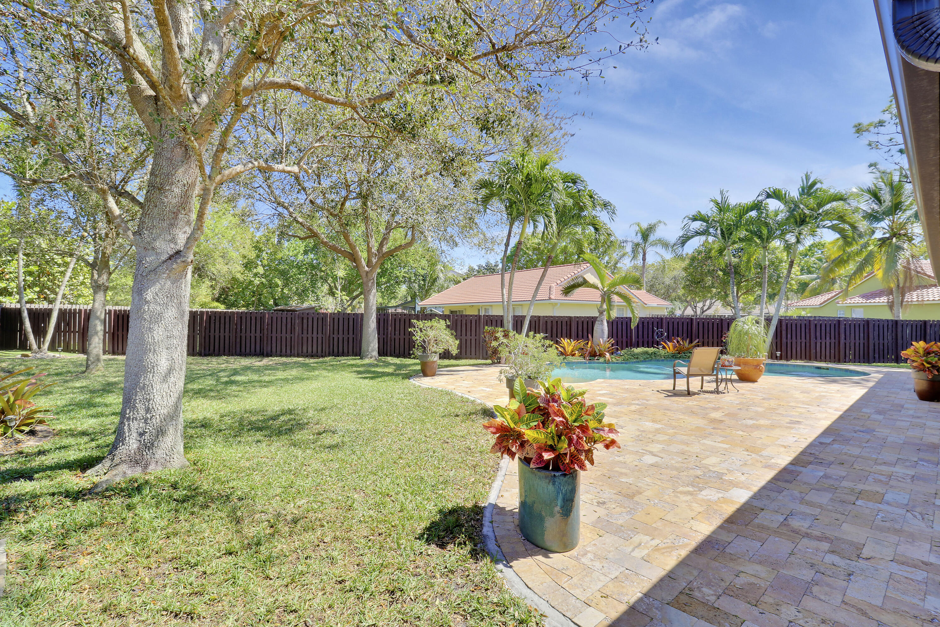 7372 NW 45th Avenue
