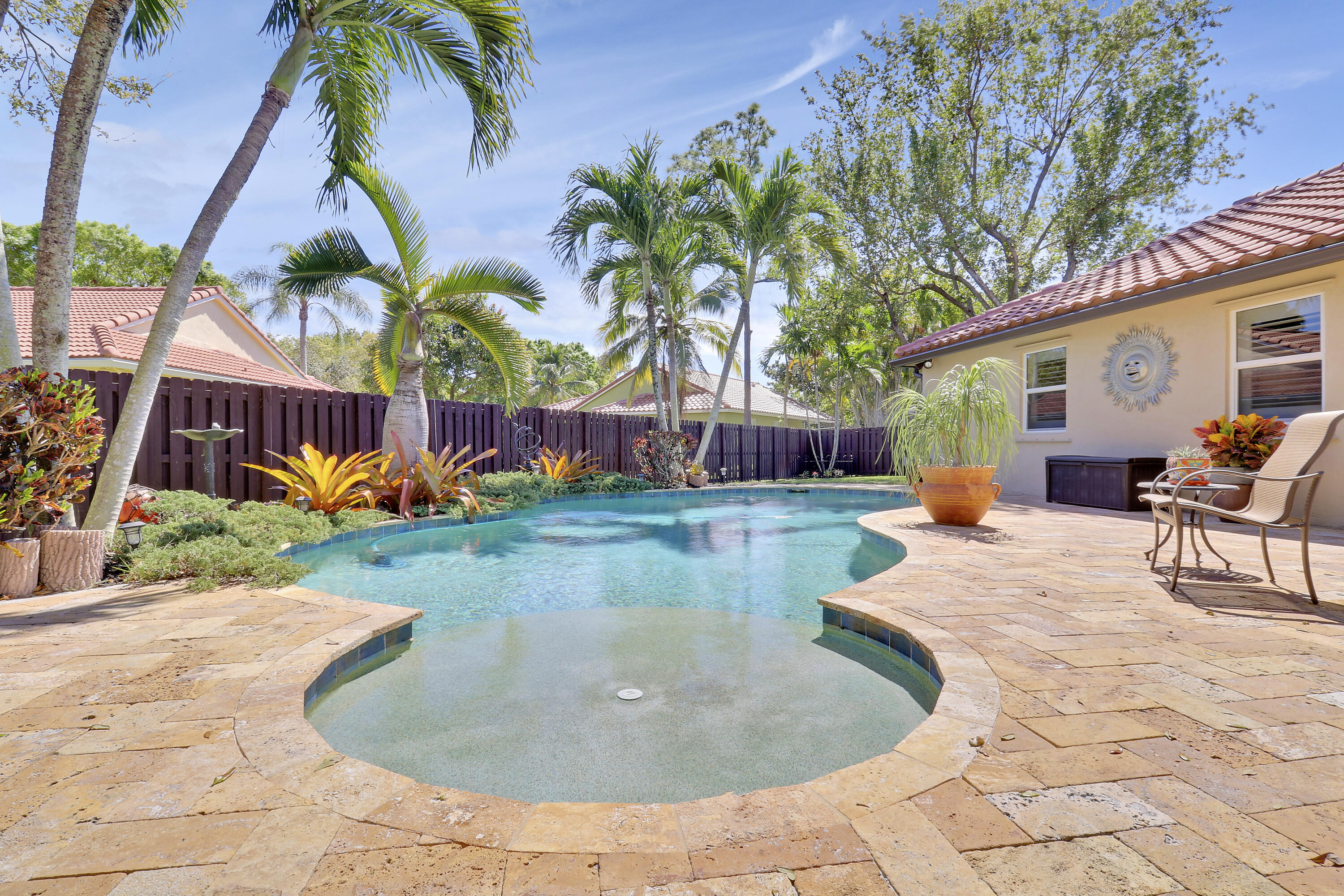 7372 NW 45th Avenue