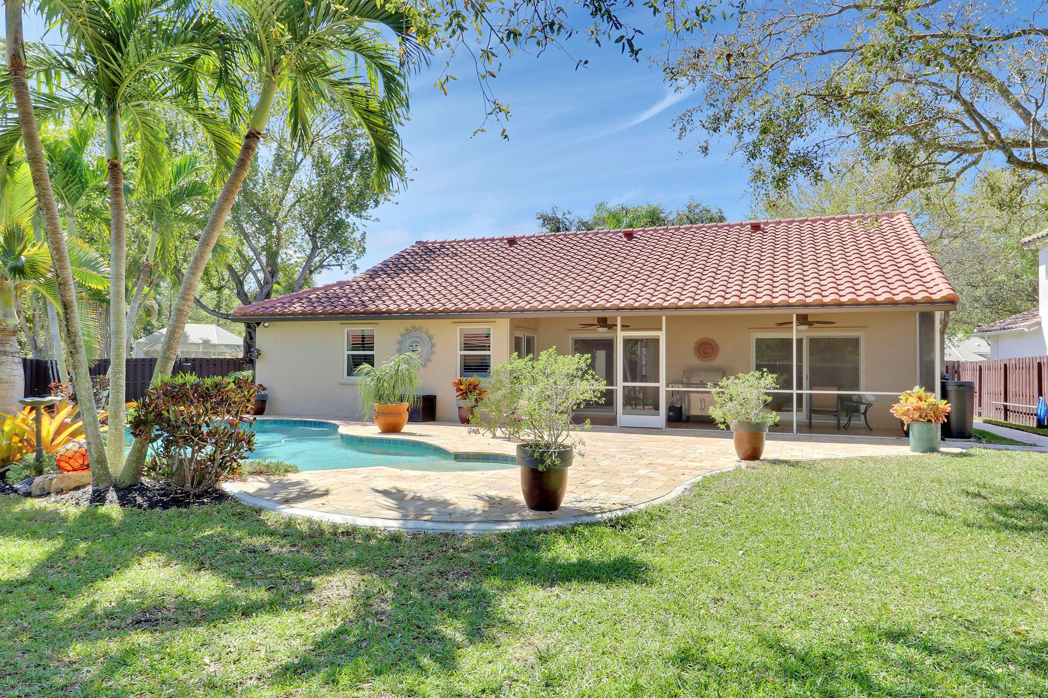 7372 NW 45th Avenue
