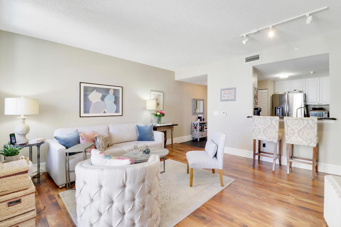 255 Evernia Street 801