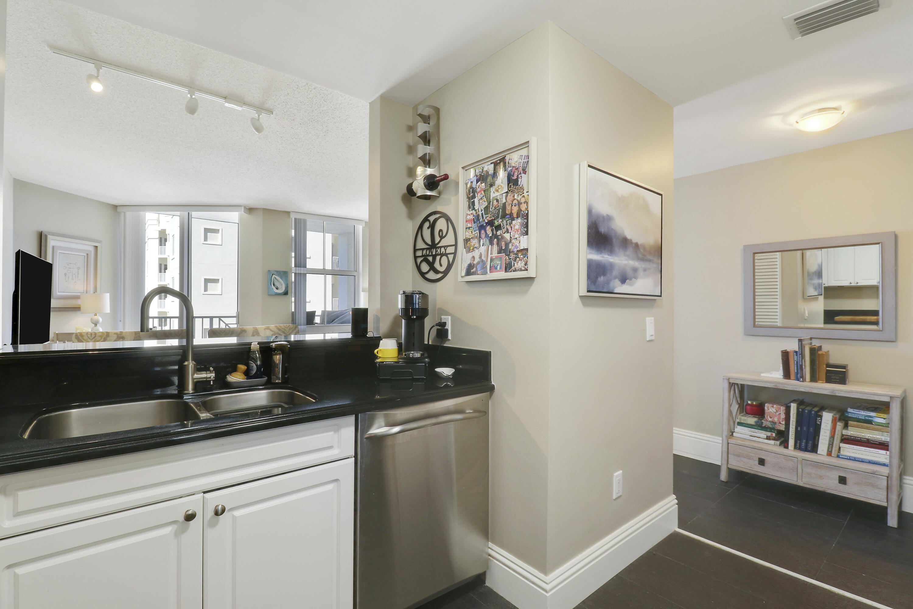 255 Evernia Street 801