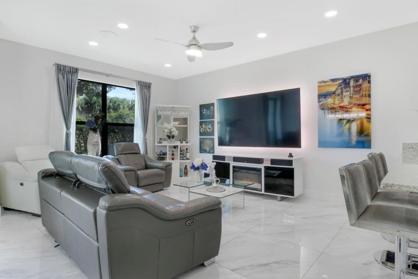 1010 Willow Place