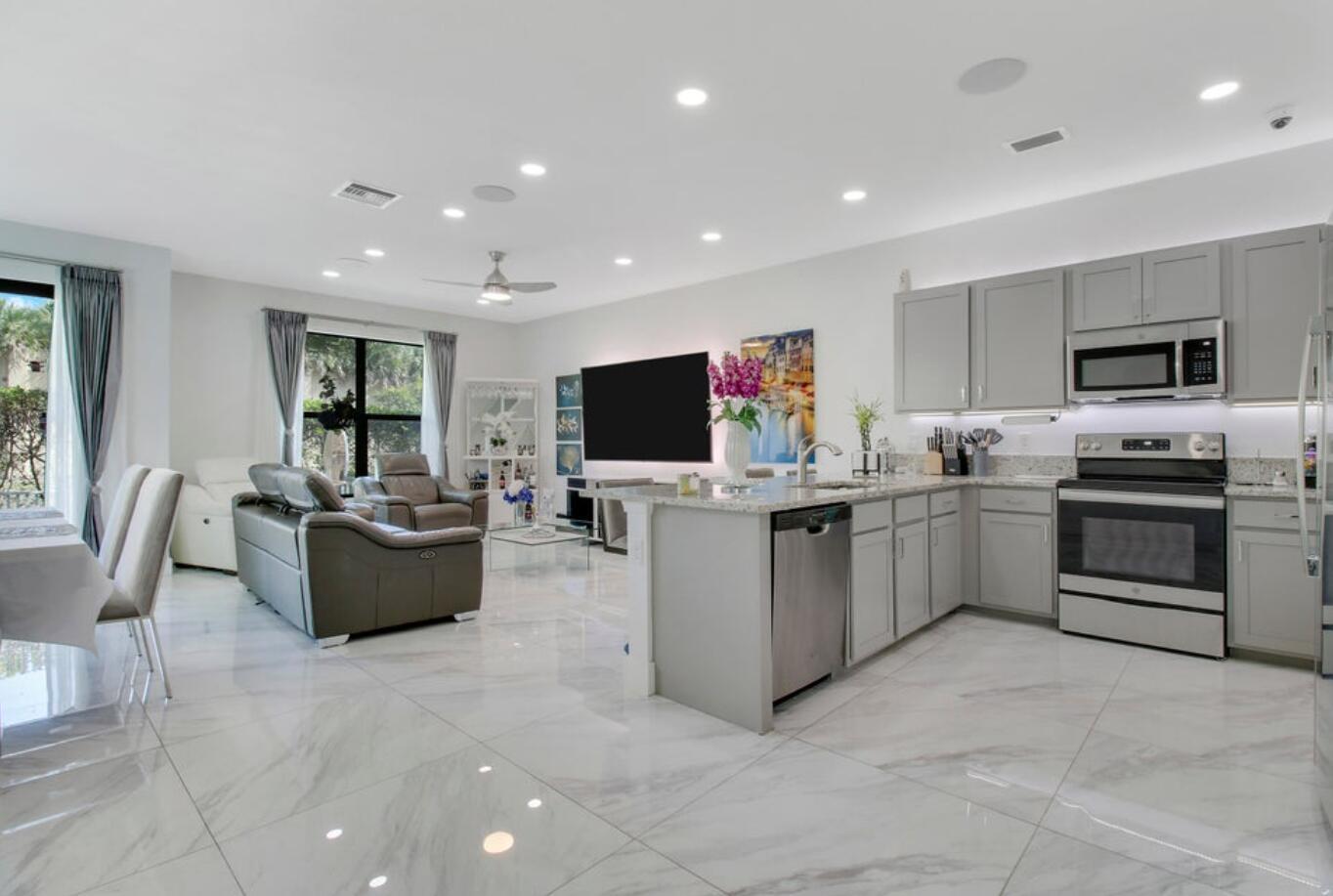 1010 Willow Place